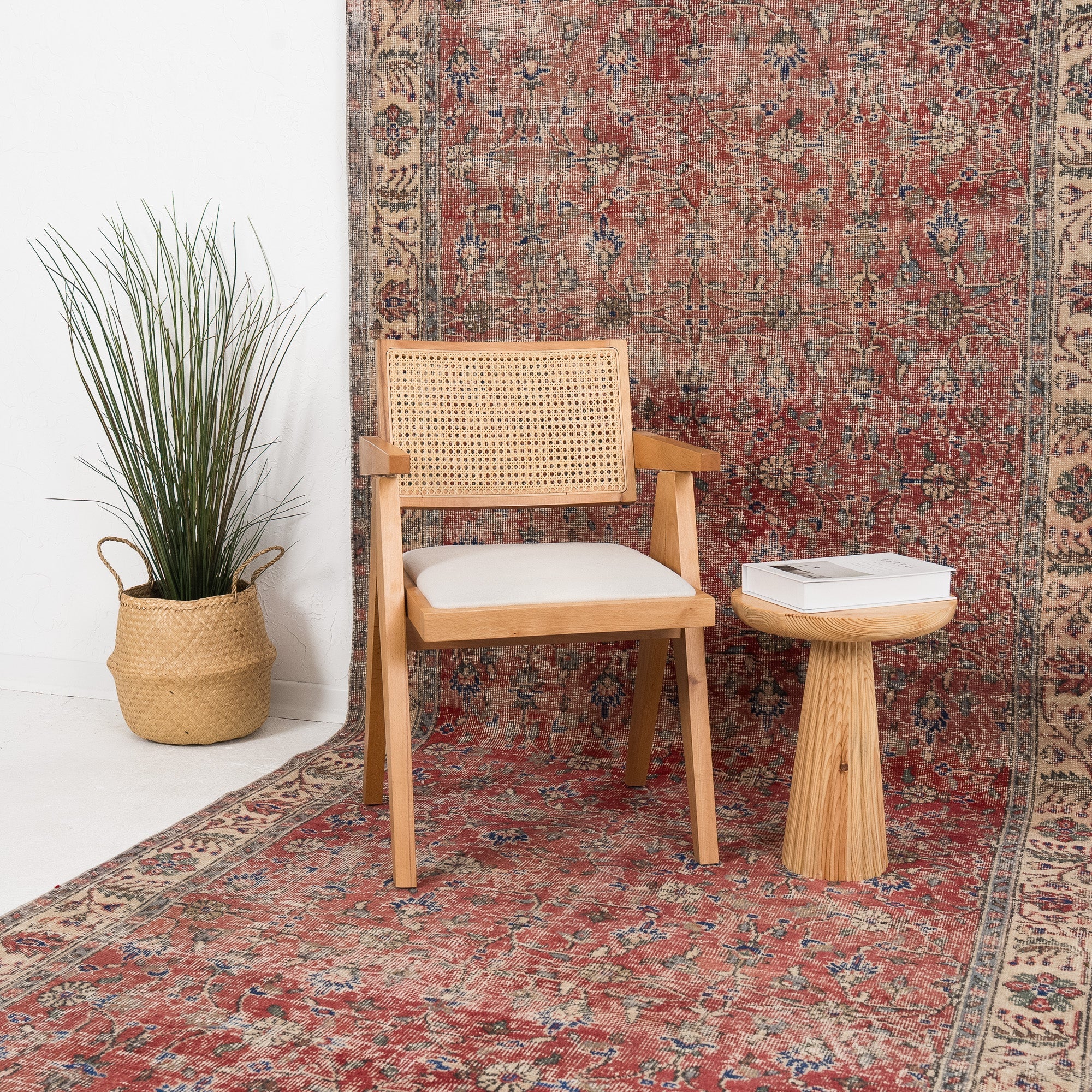 Rosalyndra - Vintage Turkish Area Rug