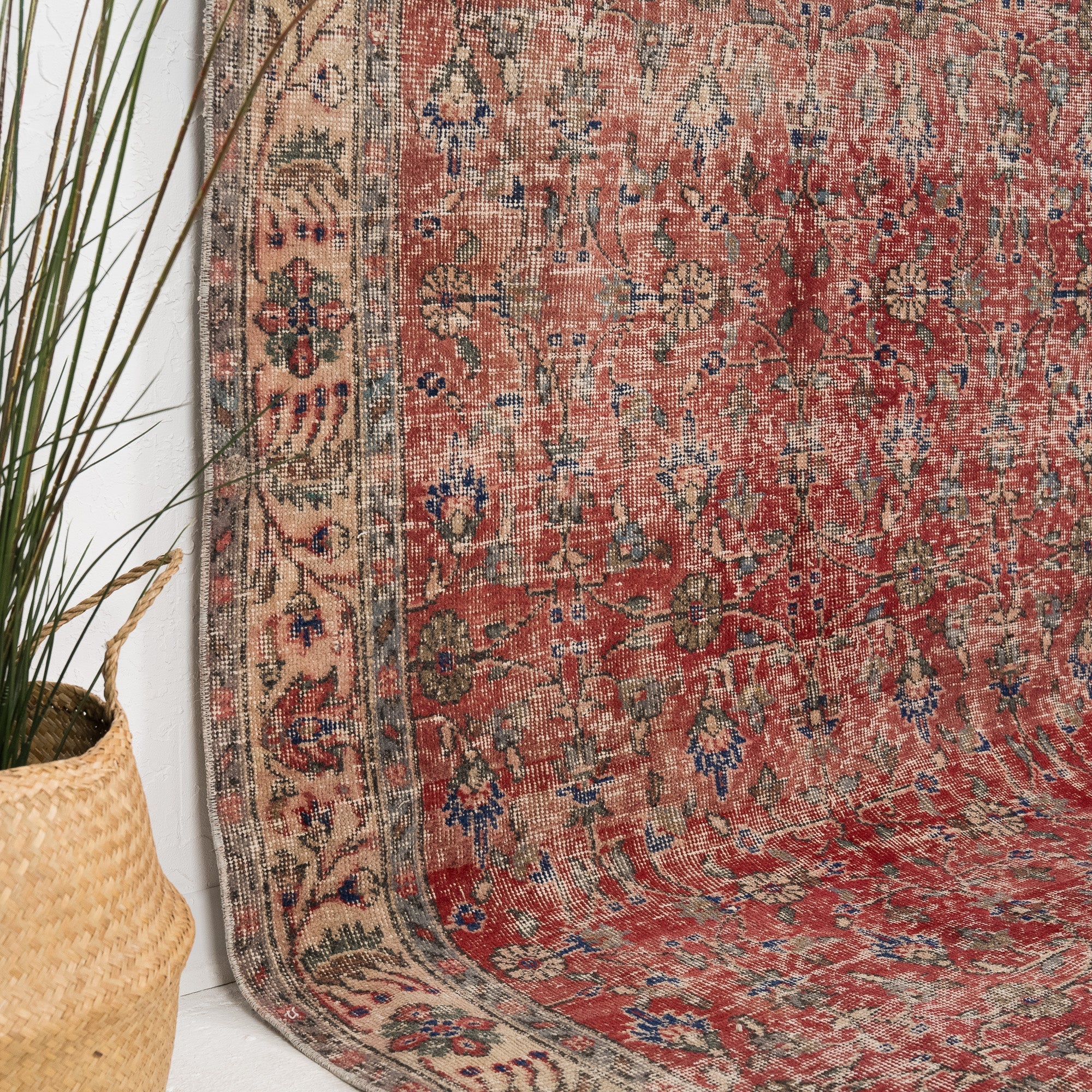 Rosalyndra - Vintage Turkish Area Rug