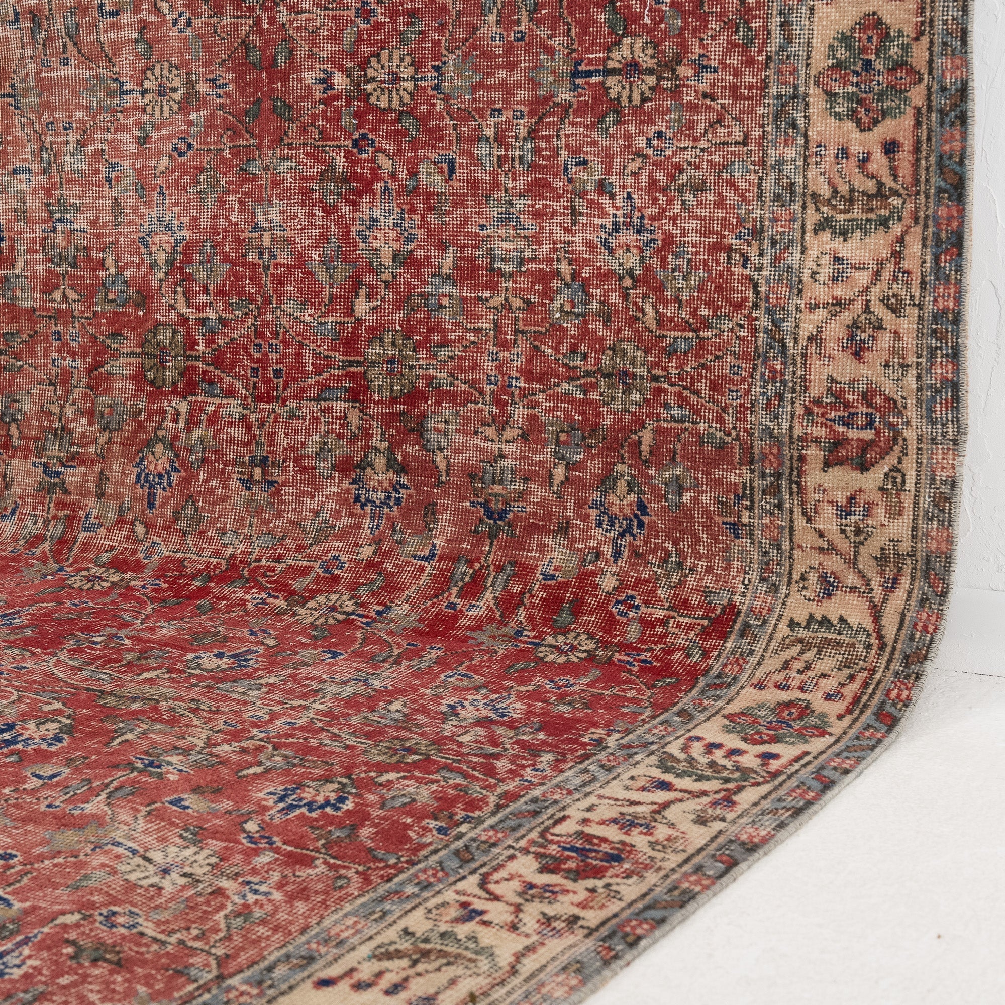 Rosalyndra - Vintage Turkish Area Rug