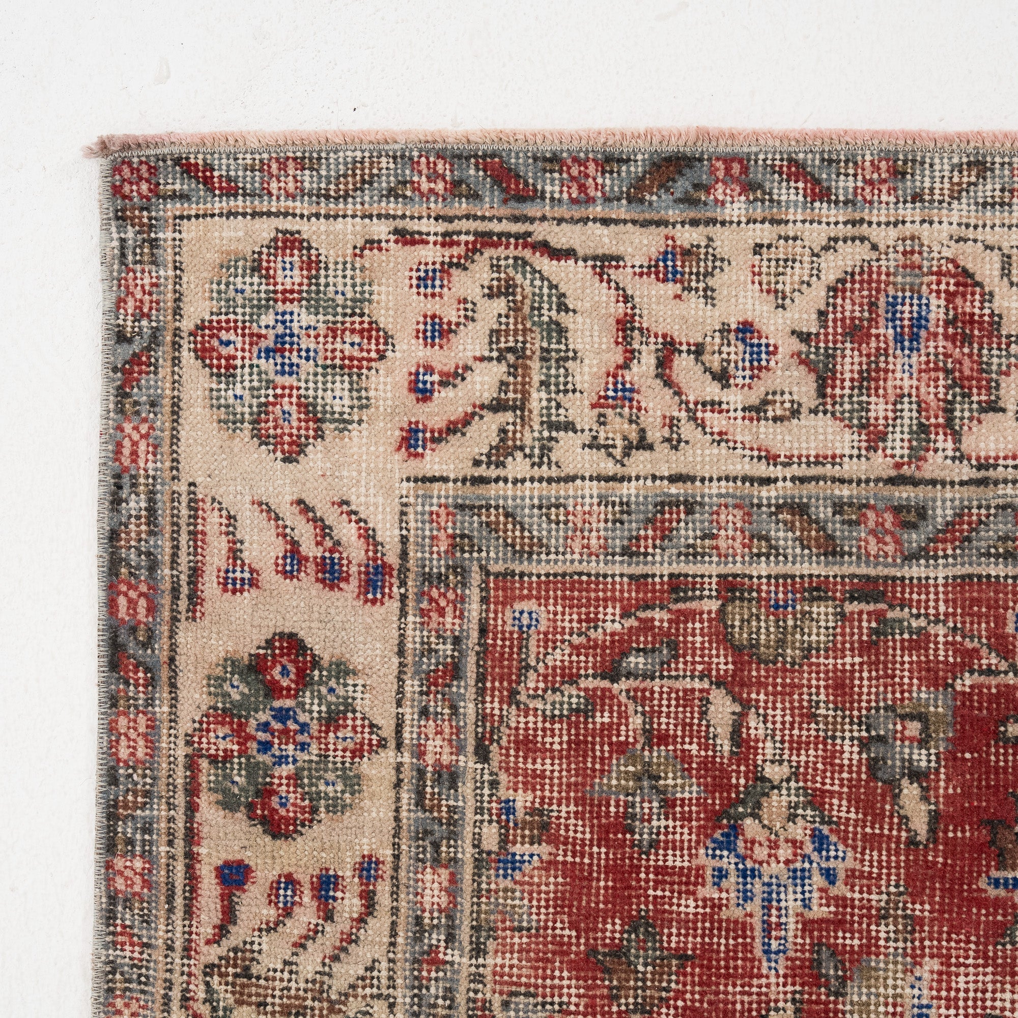 Rosalyndra - Vintage Turkish Area Rug