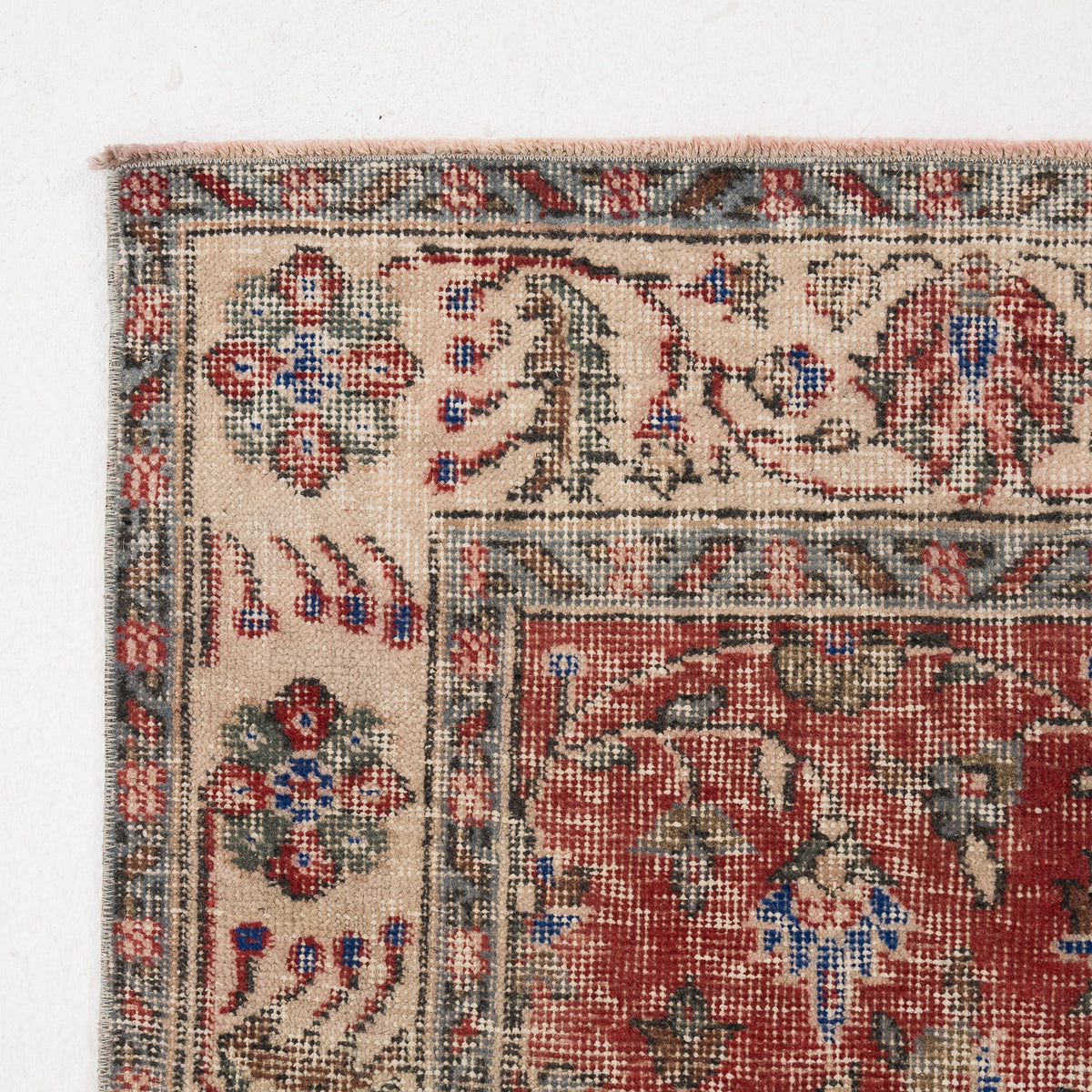 Rosalyndra - Vintage Turkish Area Rug