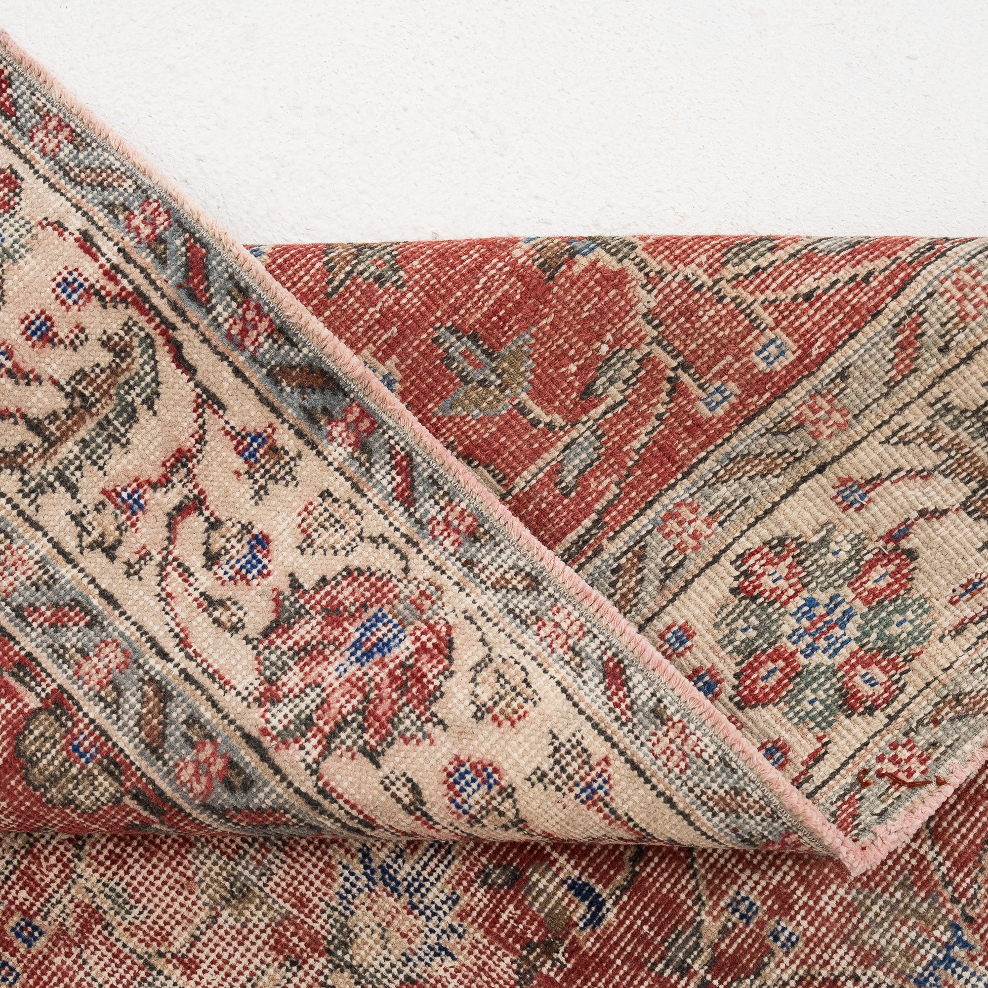 Rosalyndra - Vintage Turkish Area Rug