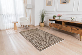 Shaylee - Dining Room Rug, Authentic Oriental Design