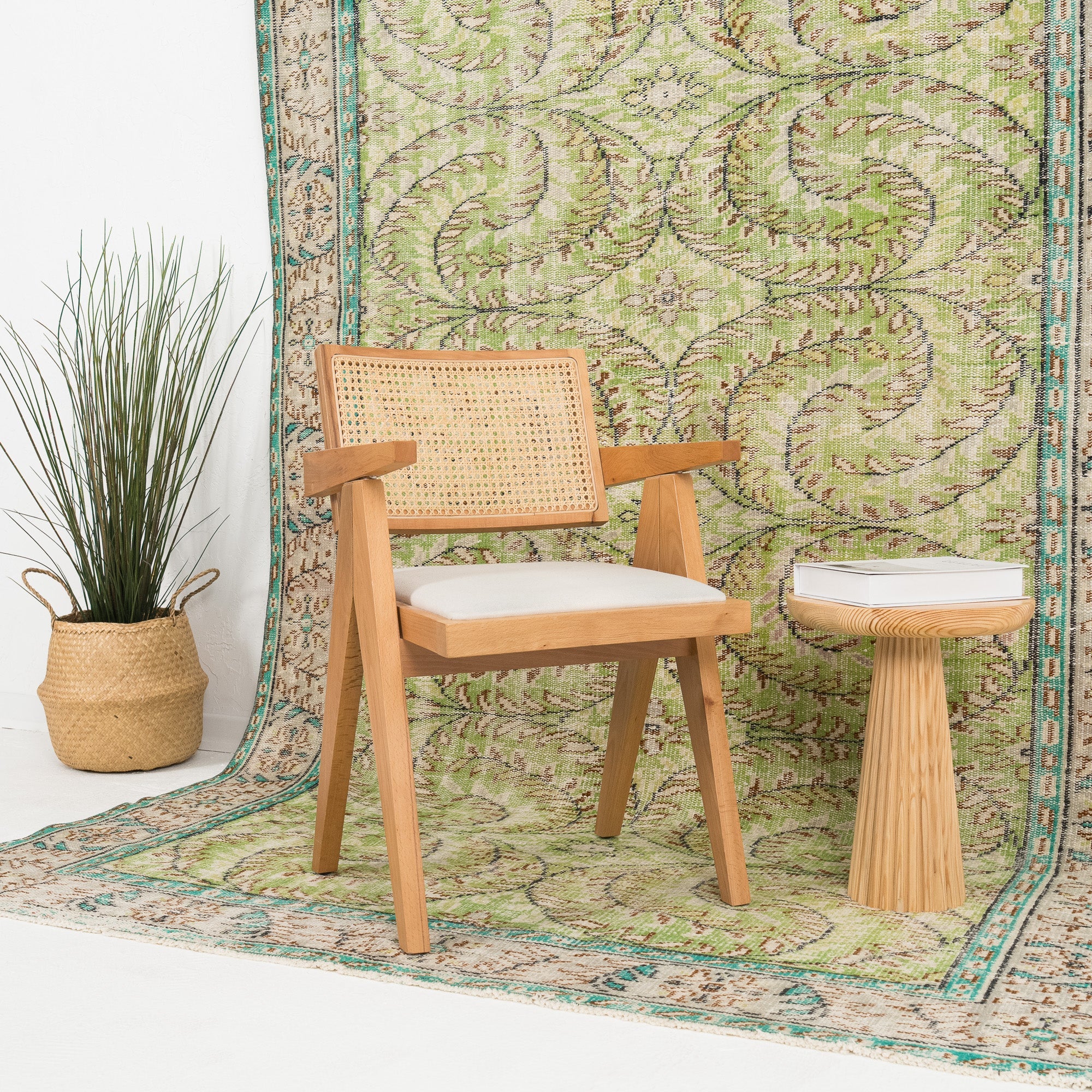 Lyradia - Vintage Turkish Area Rug