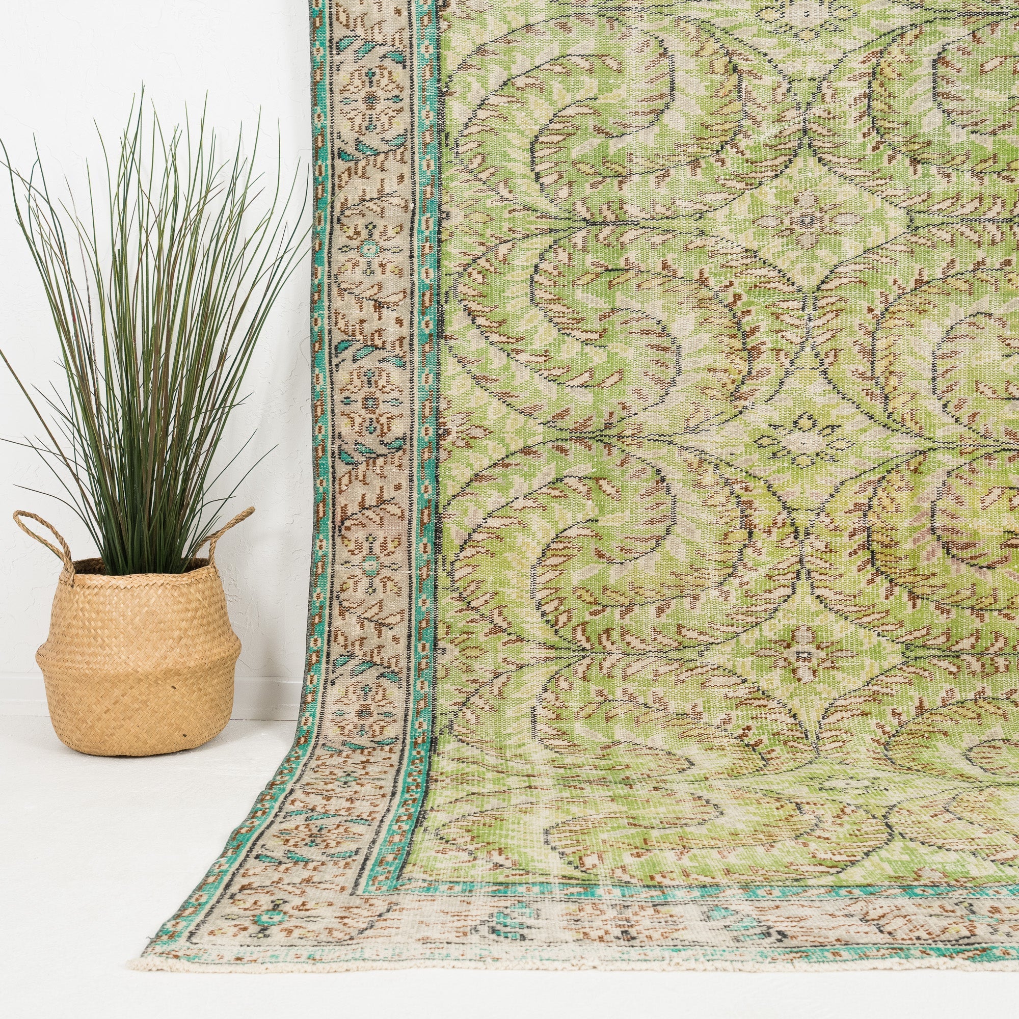 Lyradia - Vintage Turkish Area Rug