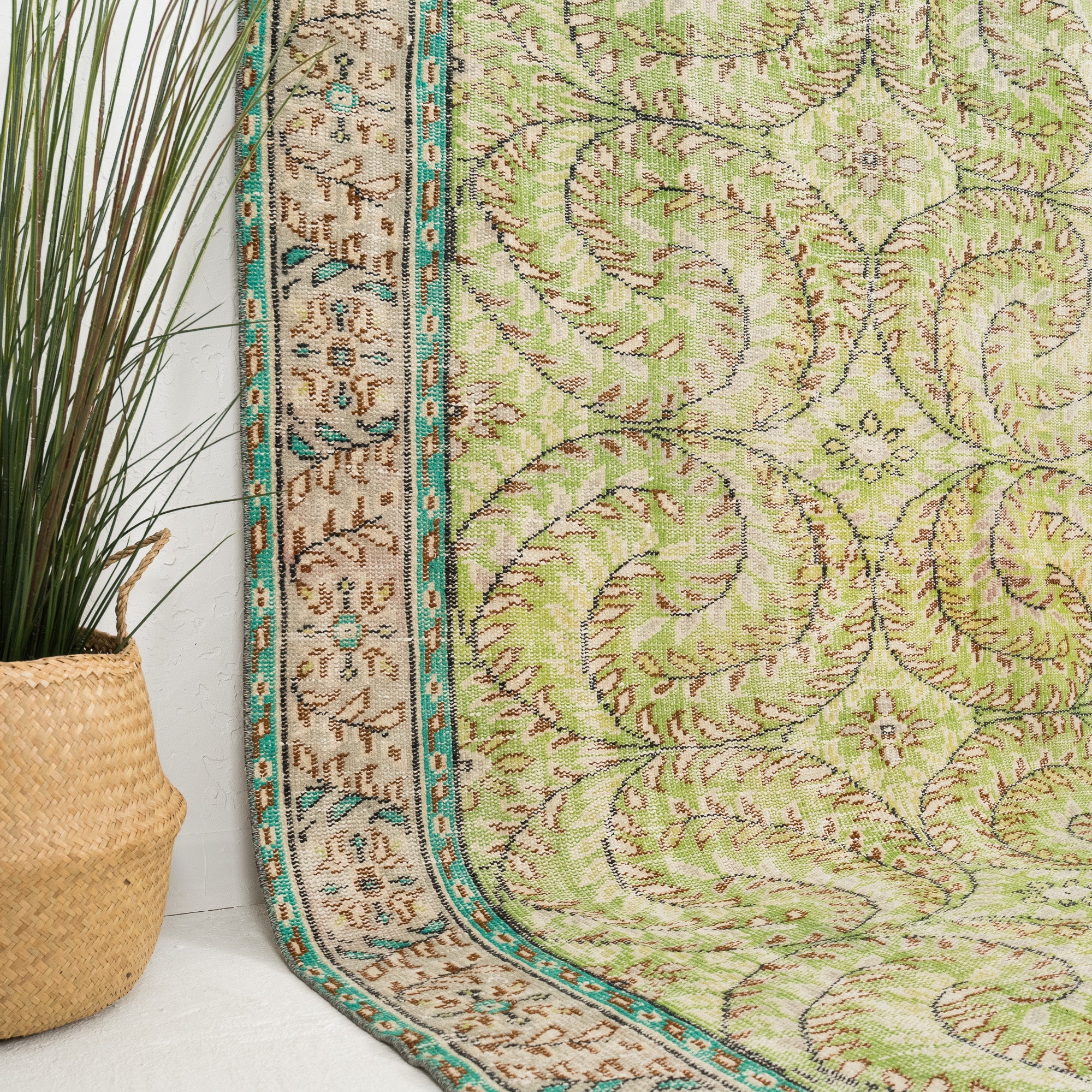 Lyradia - Vintage Turkish Area Rug