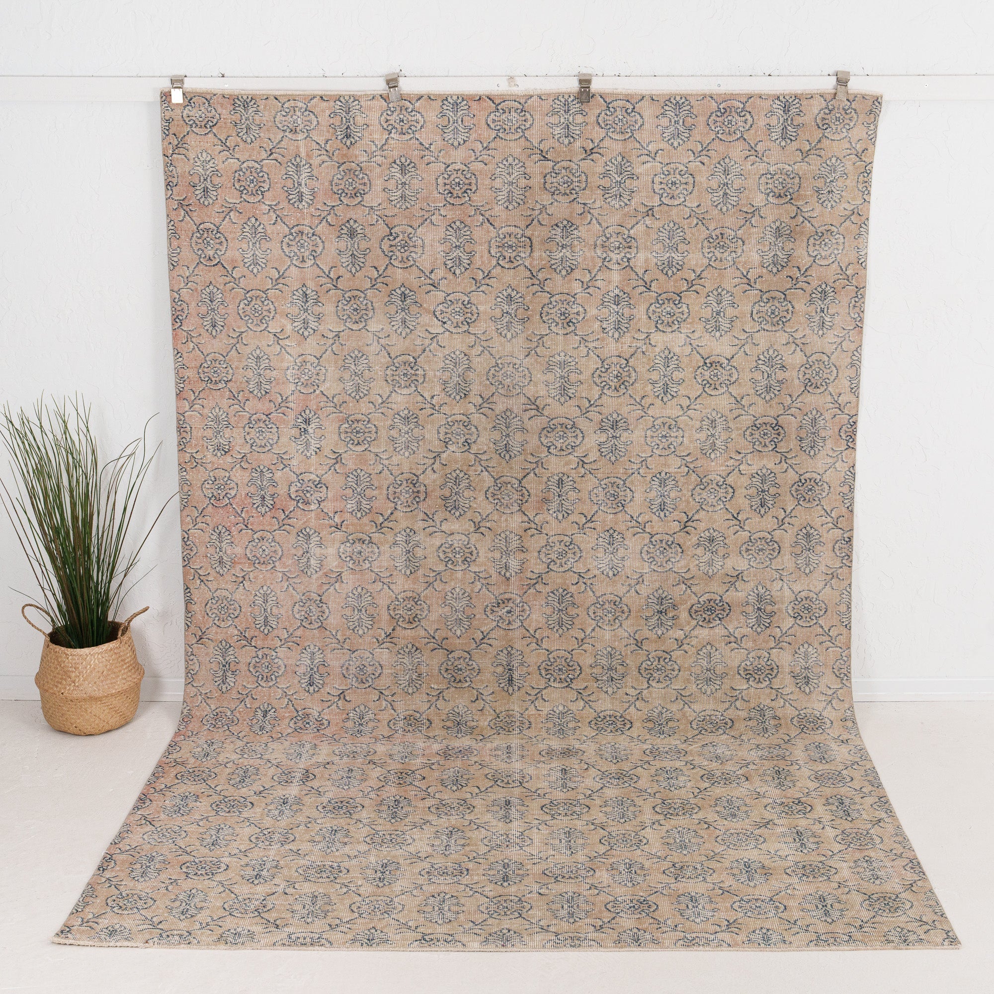 7' x 11' - Vintage Turkish Area Rug, Beige - Wyralyn | Kuden