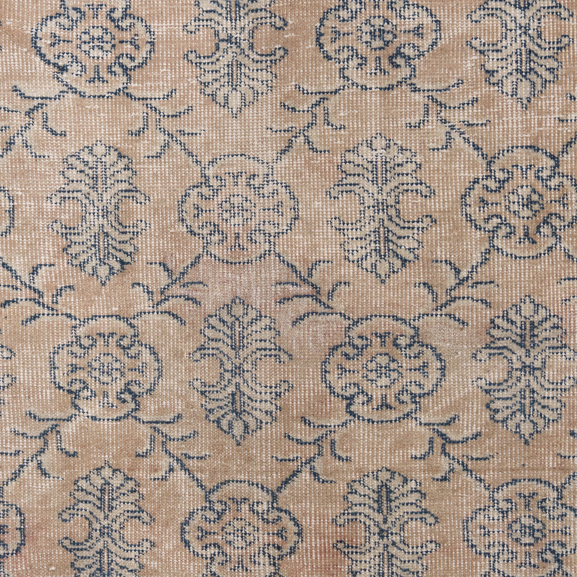 7' x 11' - Vintage Turkish Area Rug, Beige - Wyralyn | Kuden 7' x 11' - Vintage Turkish Area Rug, Beige - Wyralyn | Kuden
