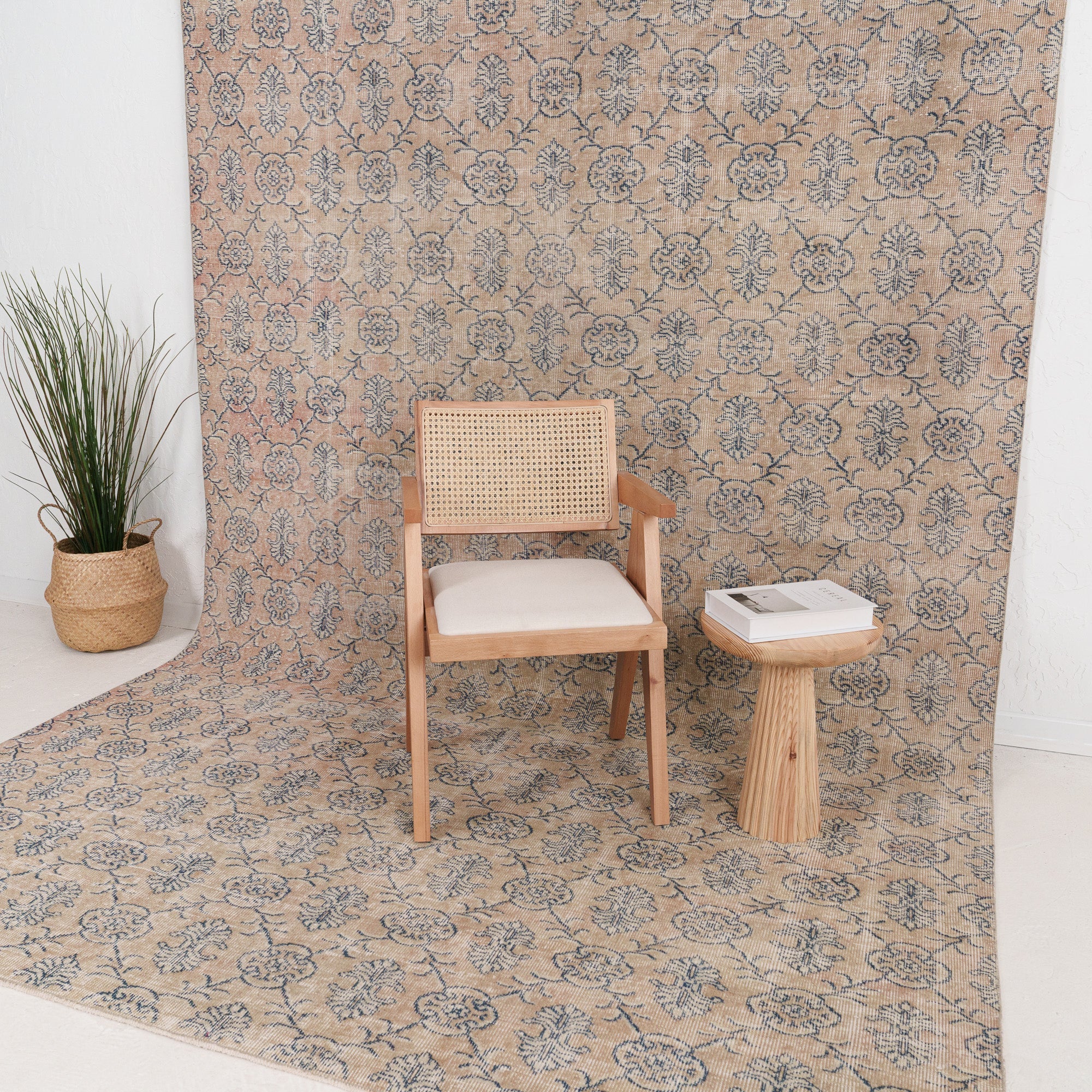 7' x 11' - Vintage Turkish Area Rug, Beige - Wyralyn | Kuden