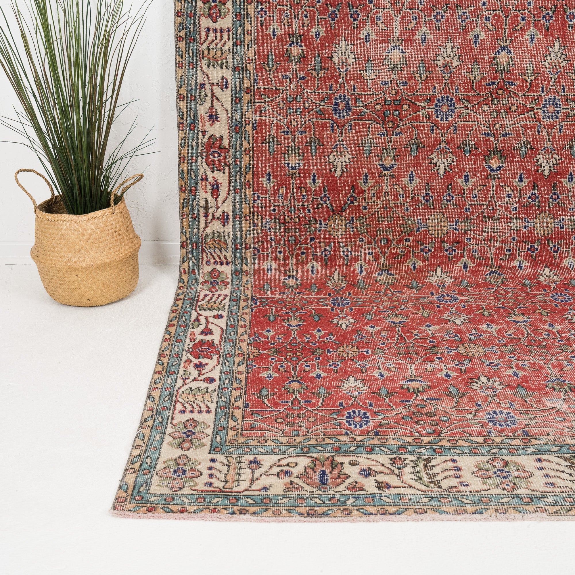 Lioraen - Vintage Turkish Area Rug