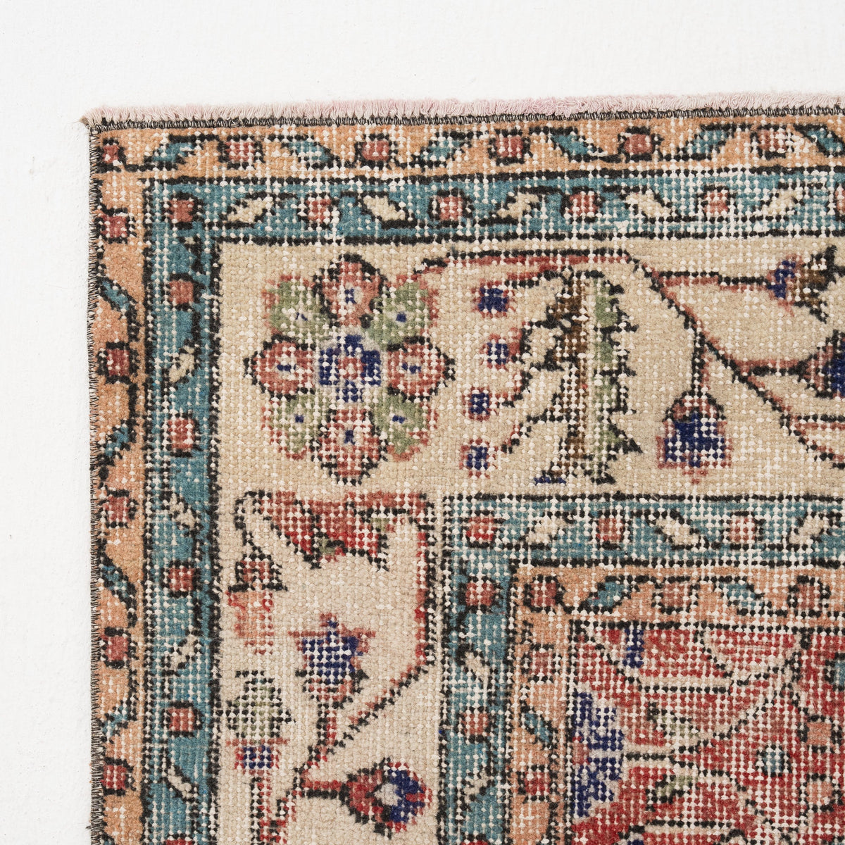 Lioraen - Vintage Turkish Area Rug