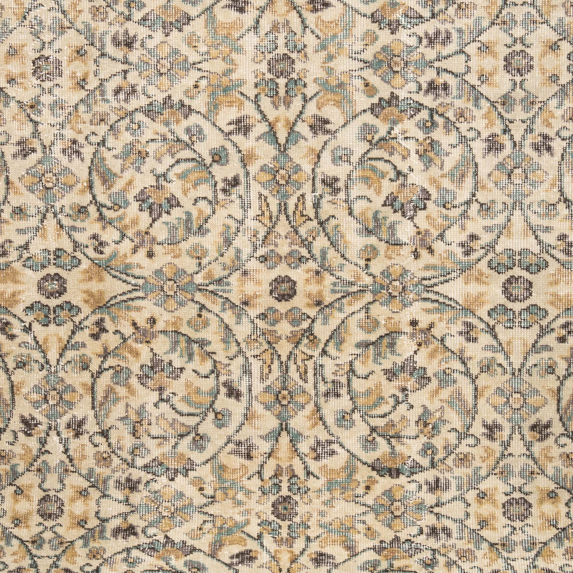 Lumevia - Vintage Turkish Area Rug