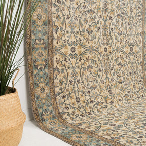 Lumevia - Vintage Turkish Area Rug