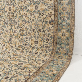 Lumevia - Vintage Turkish Area Rug