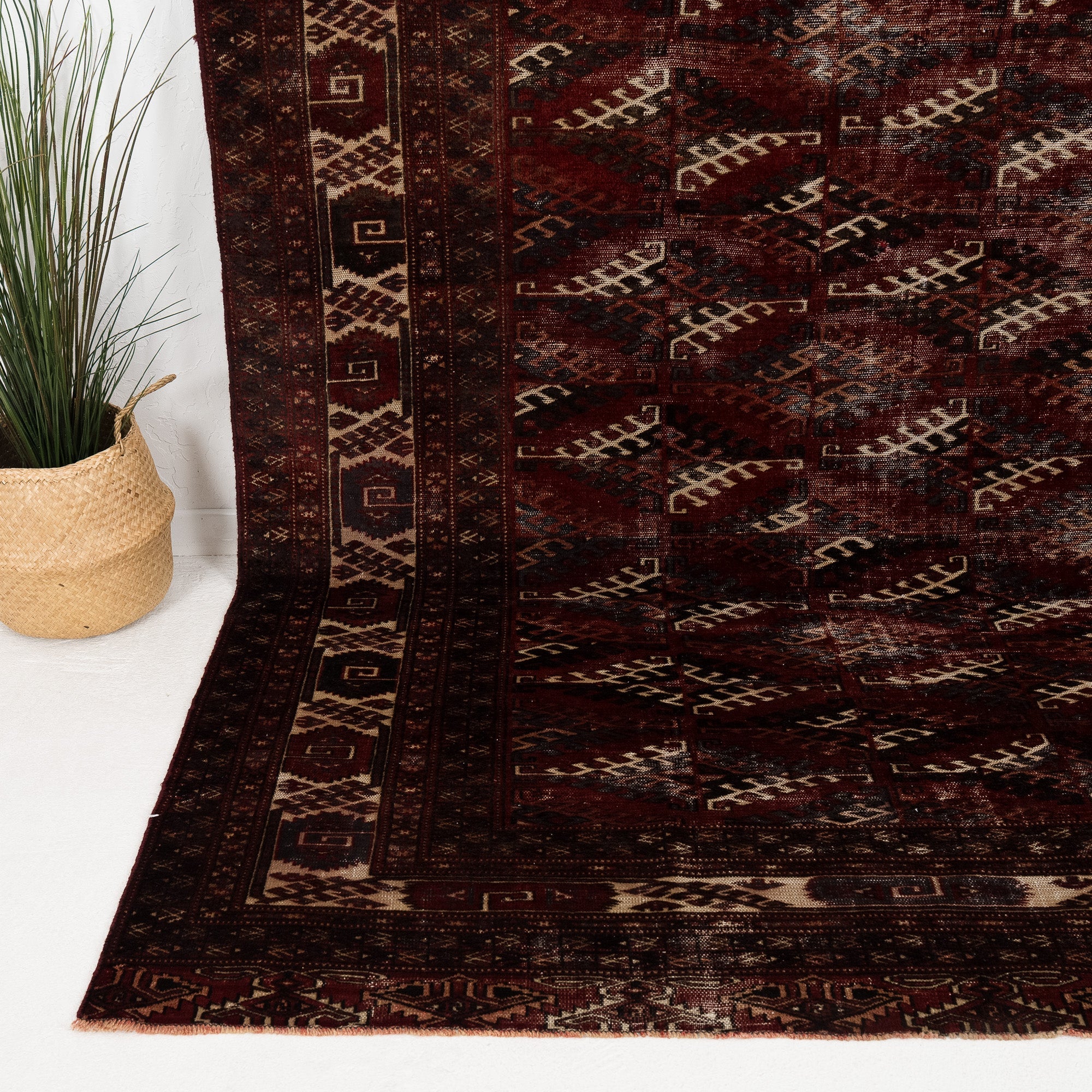 Lyrisae - Vintage Turkish Area Rug