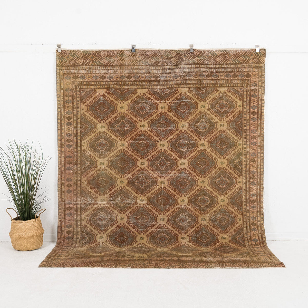 Elurelia - Vintage Turkish Area Rug
