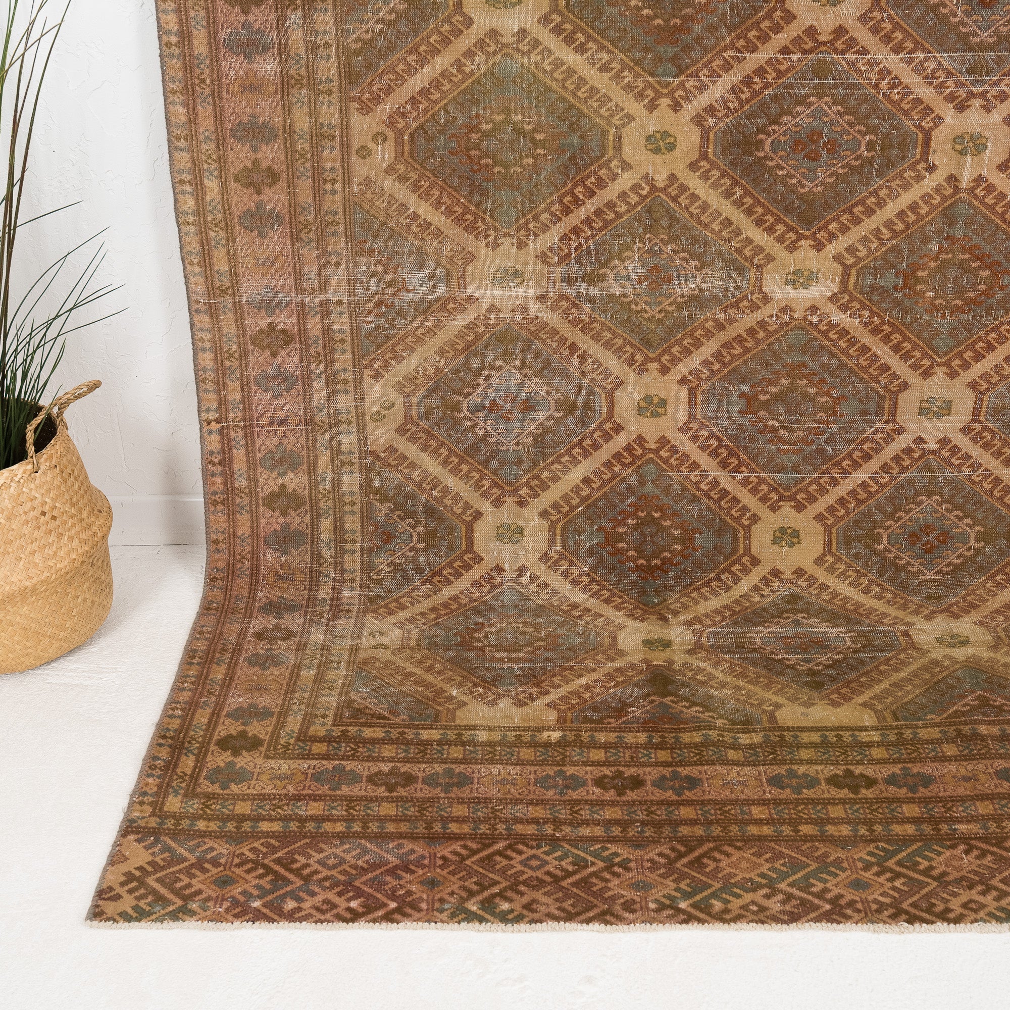 Elurelia - Vintage Turkish Area Rug