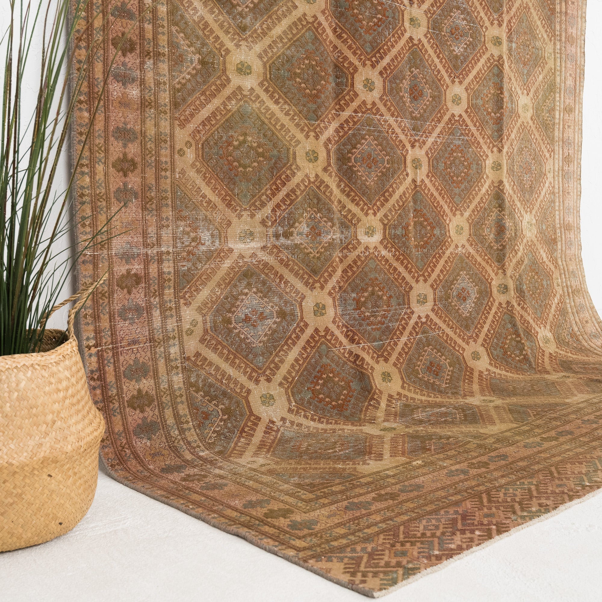 Elurelia - Vintage Turkish Area Rug