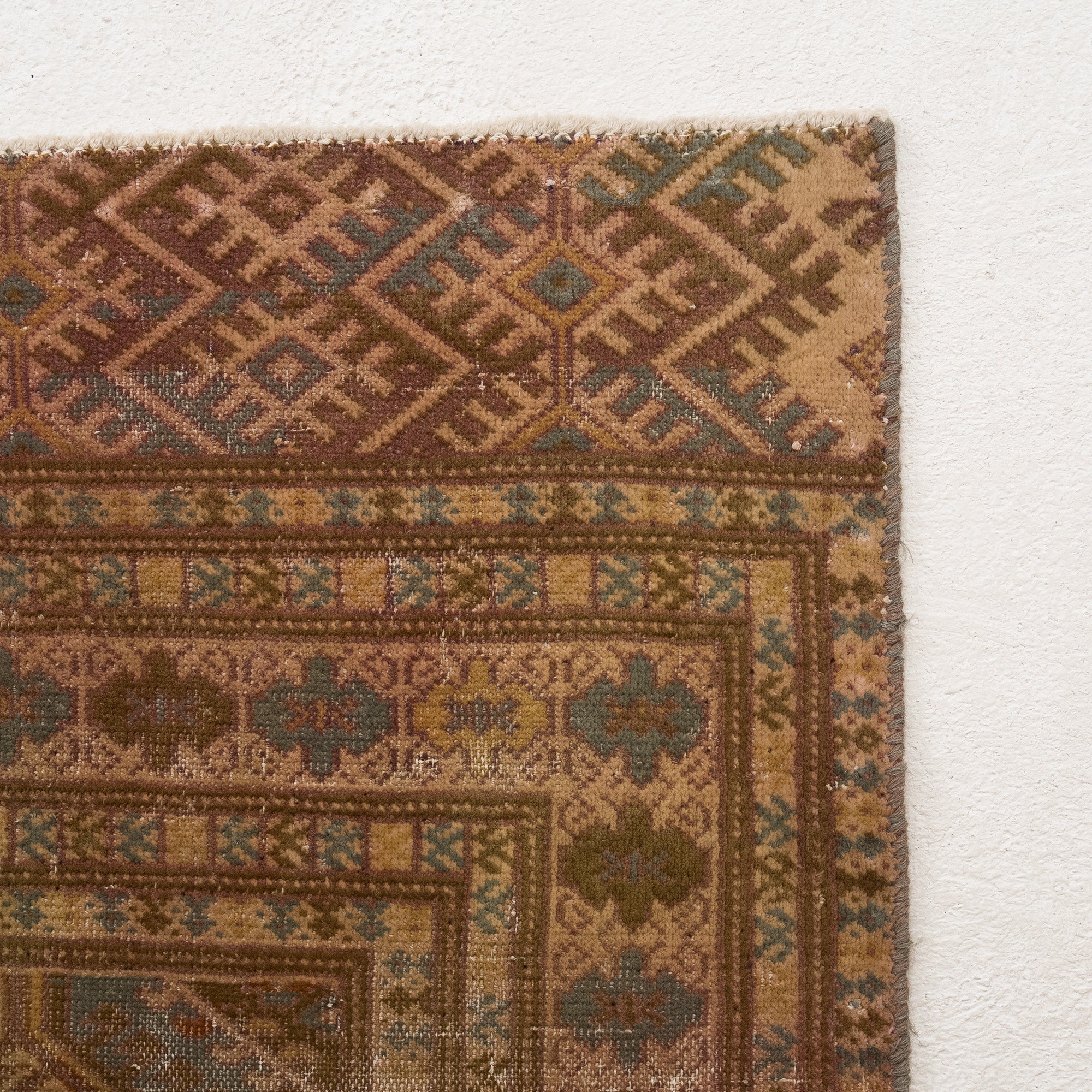 Elurelia - Vintage Turkish Area Rug