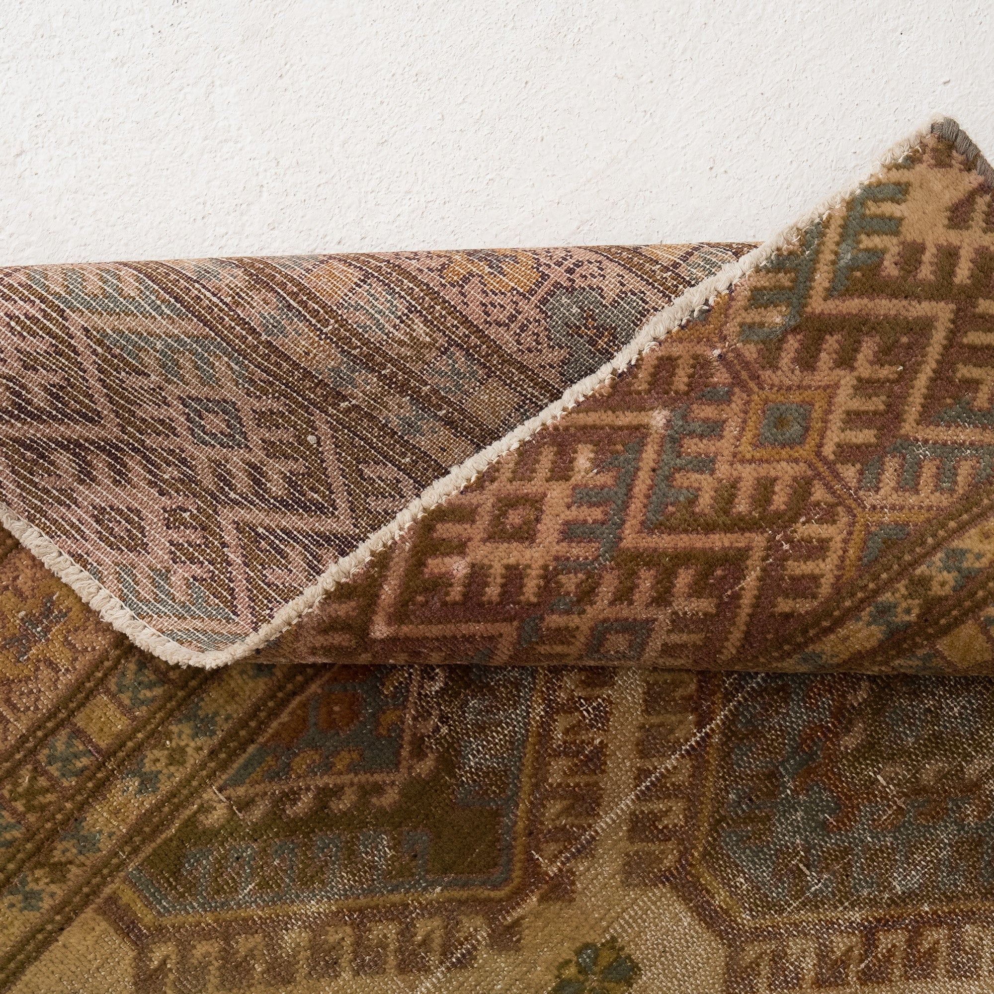 Elurelia - Vintage Turkish Area Rug