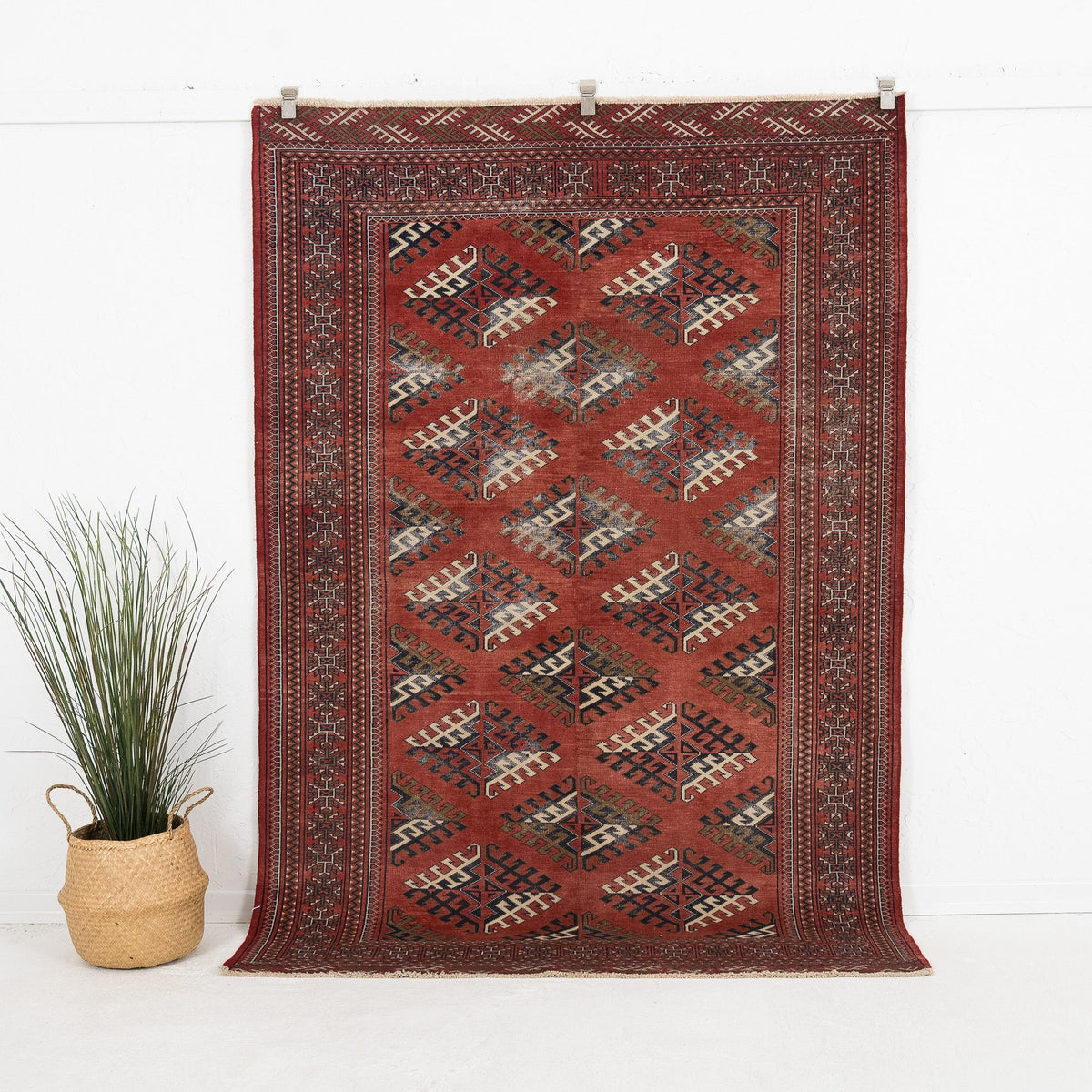Vyselene - Vintage Turkish Area Rug