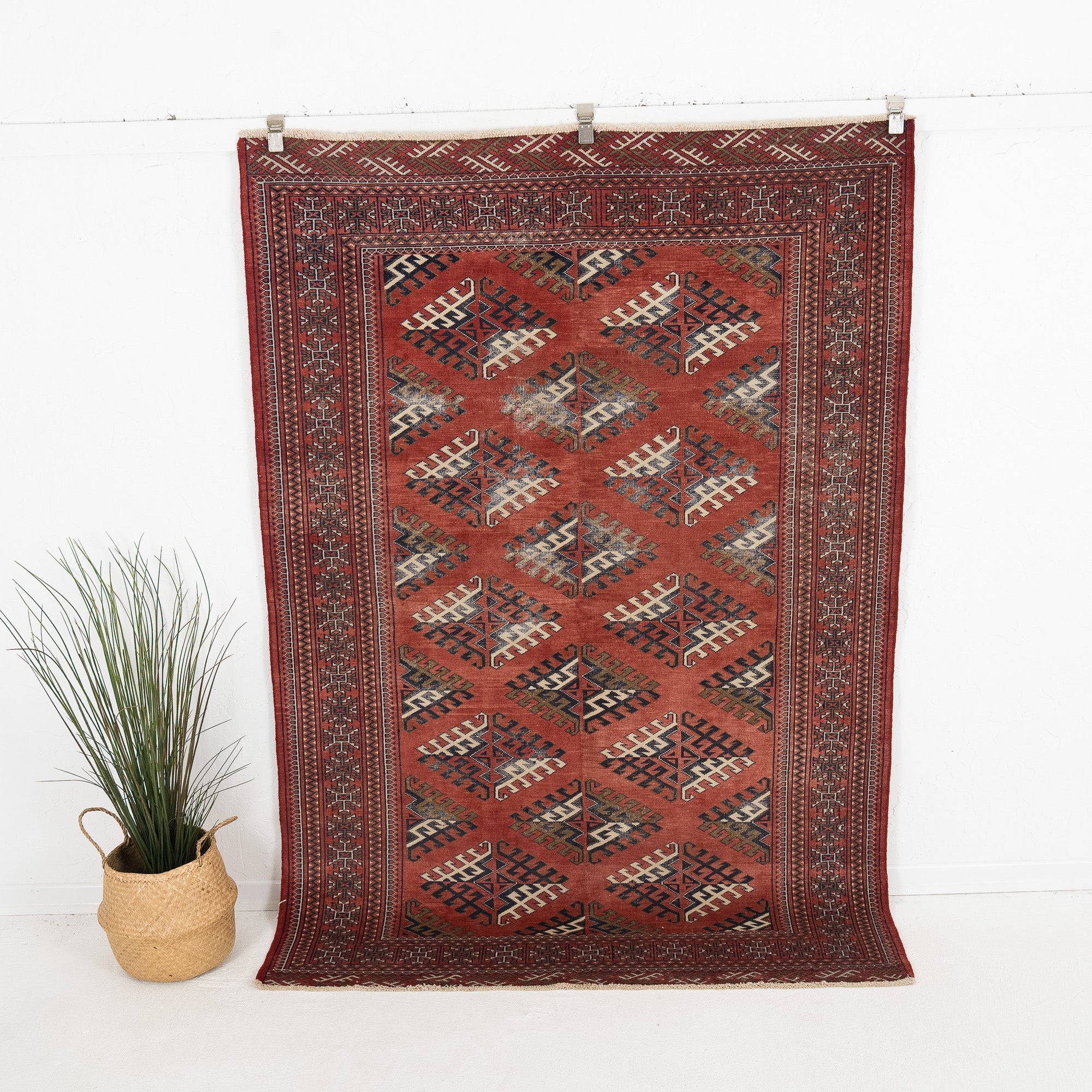 Vyselene - Vintage Turkish Area Rug