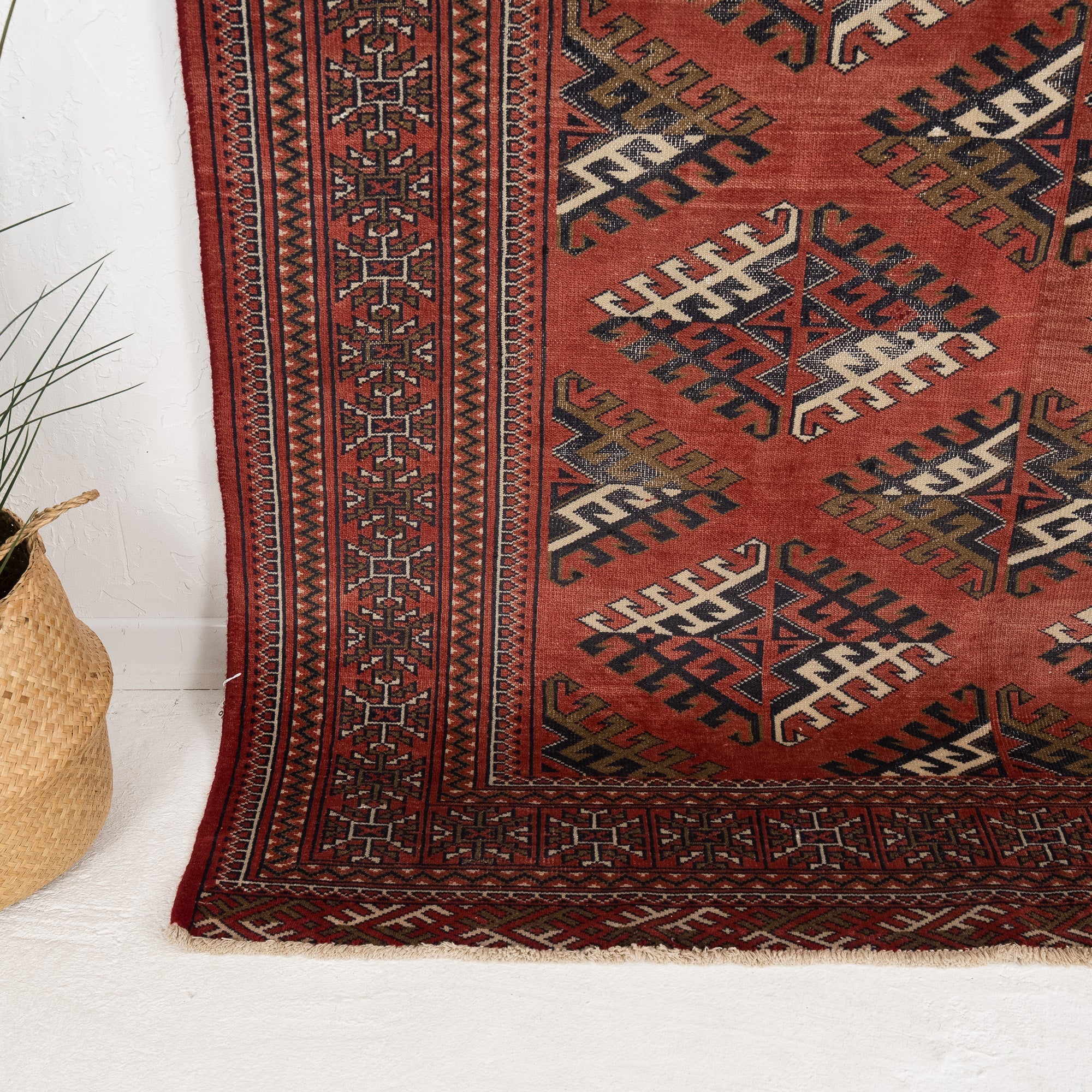 Vyselene - Vintage Turkish Area Rug