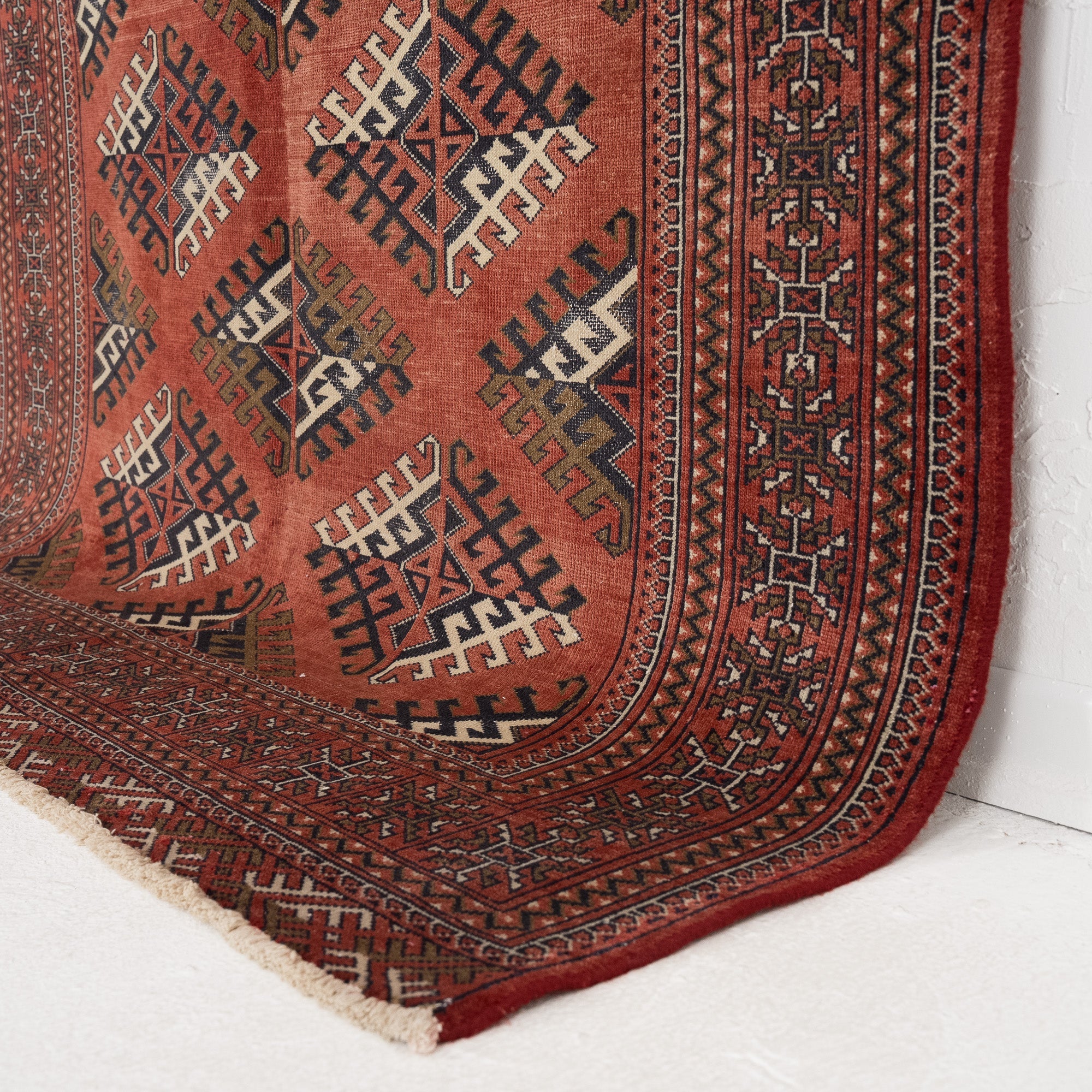 Vyselene - Vintage Turkish Area Rug