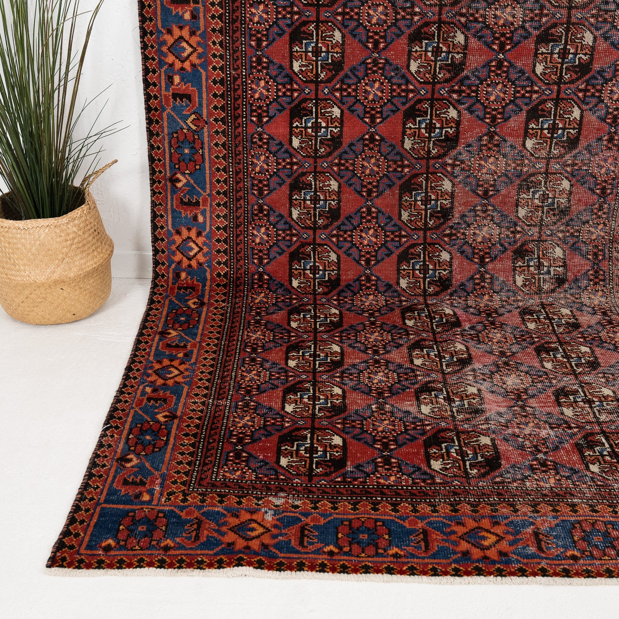 Vaelette - Vintage Turkish Area Rug