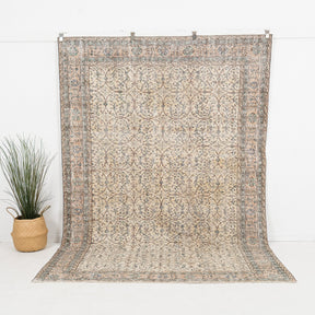 Lyravyn - Vintage Turkish Area Rug