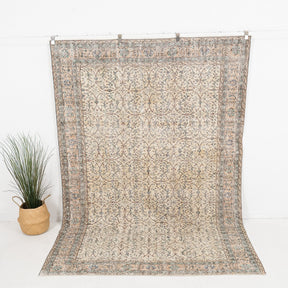 Lyravyn - Vintage Turkish Area Rug