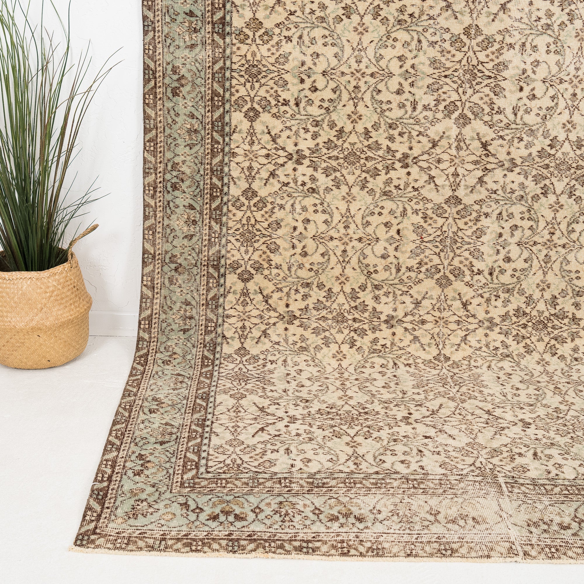 Jalindra - Vintage Turkish Area Rug