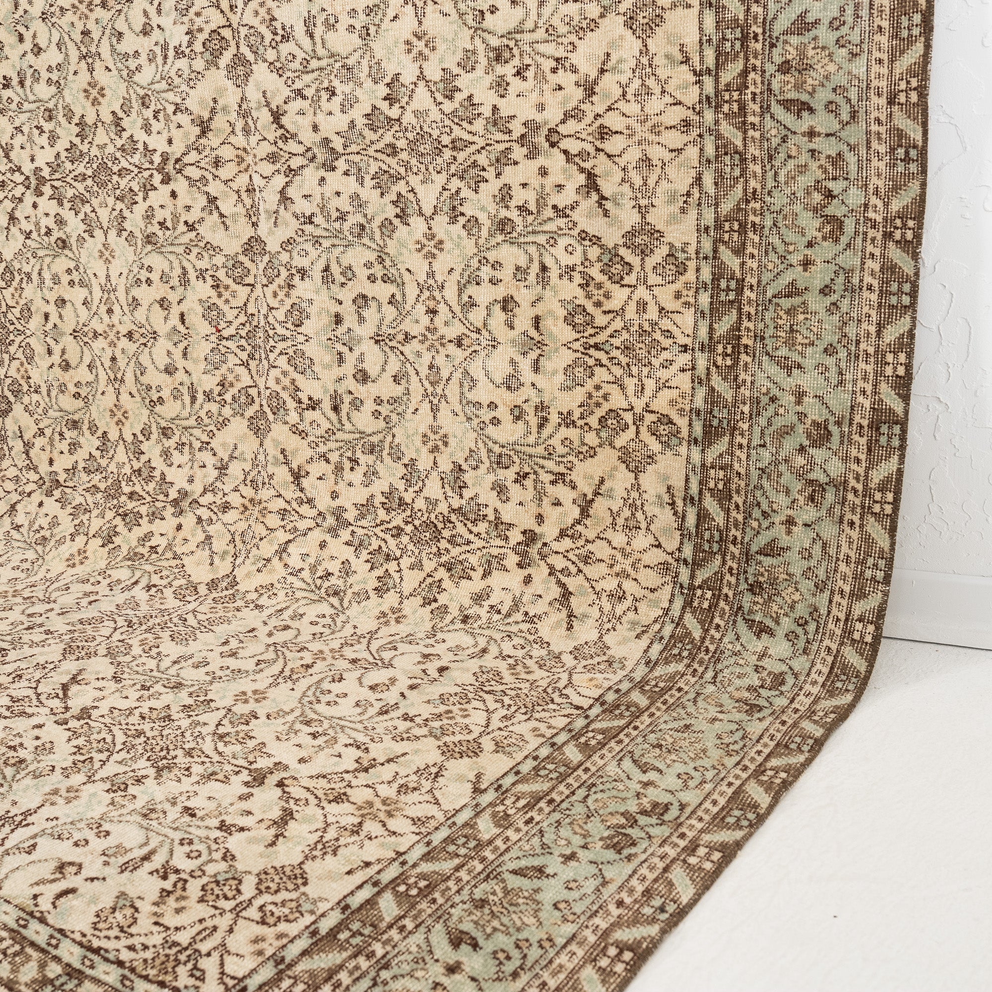 Jalindra - Vintage Turkish Area Rug