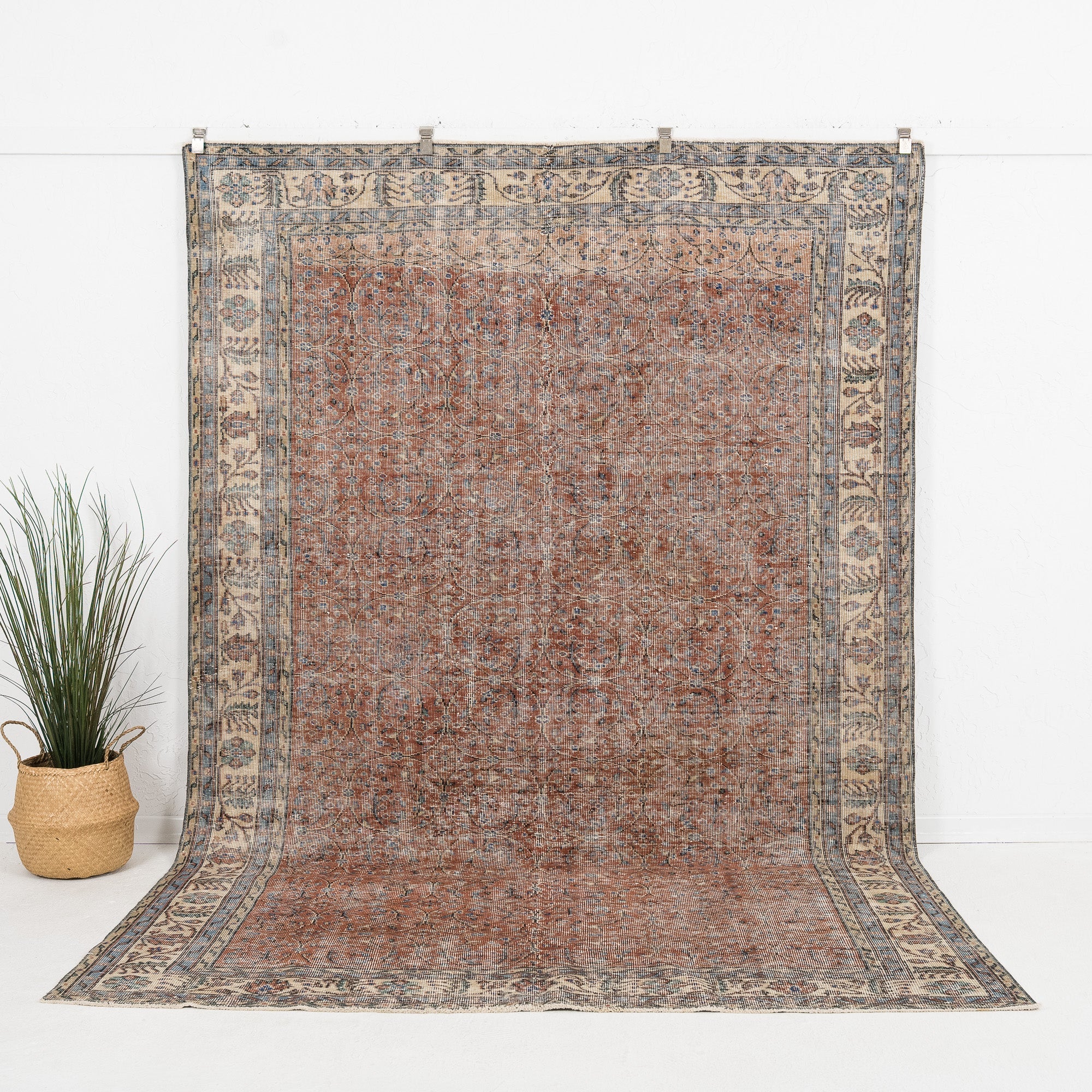 Taeloria - Vintage Turkish Area Rug