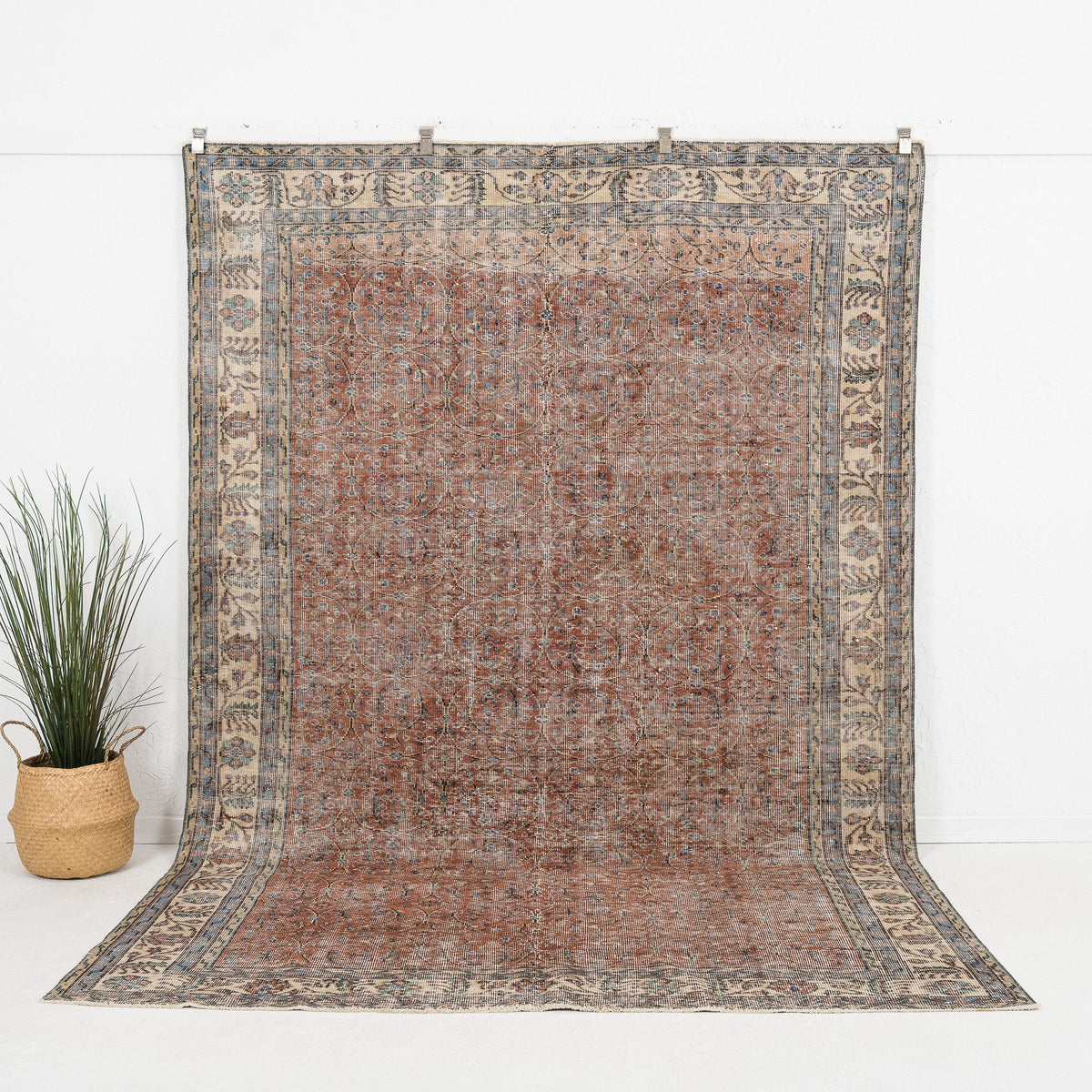 Taeloria - Vintage Turkish Area Rug