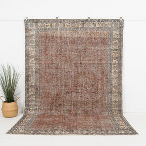 Taeloria - Vintage Turkish Area Rug
