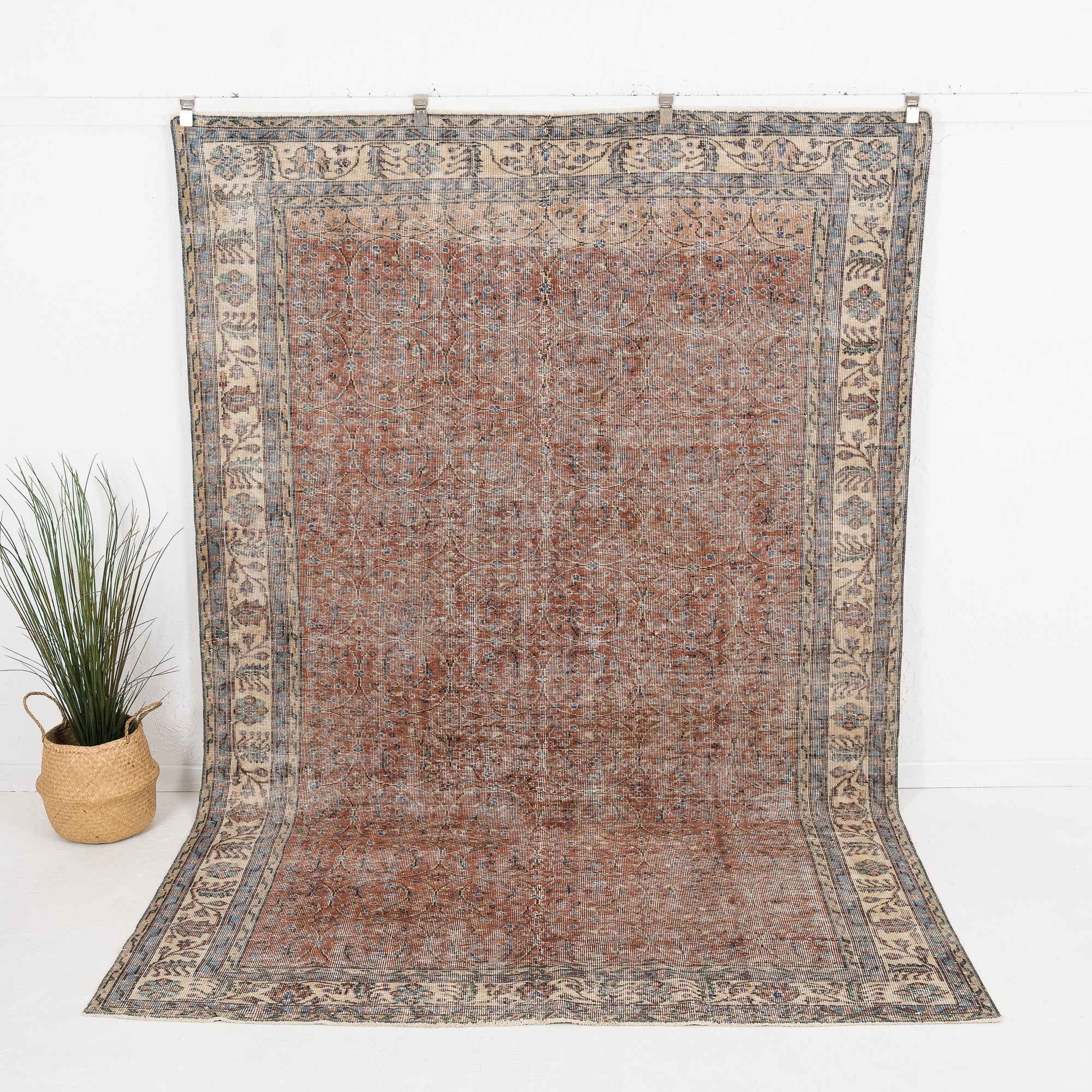 Taeloria - Vintage Turkish Area Rug