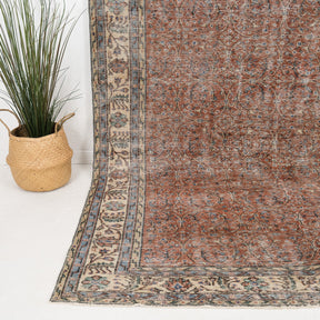 Taeloria - Vintage Turkish Area Rug