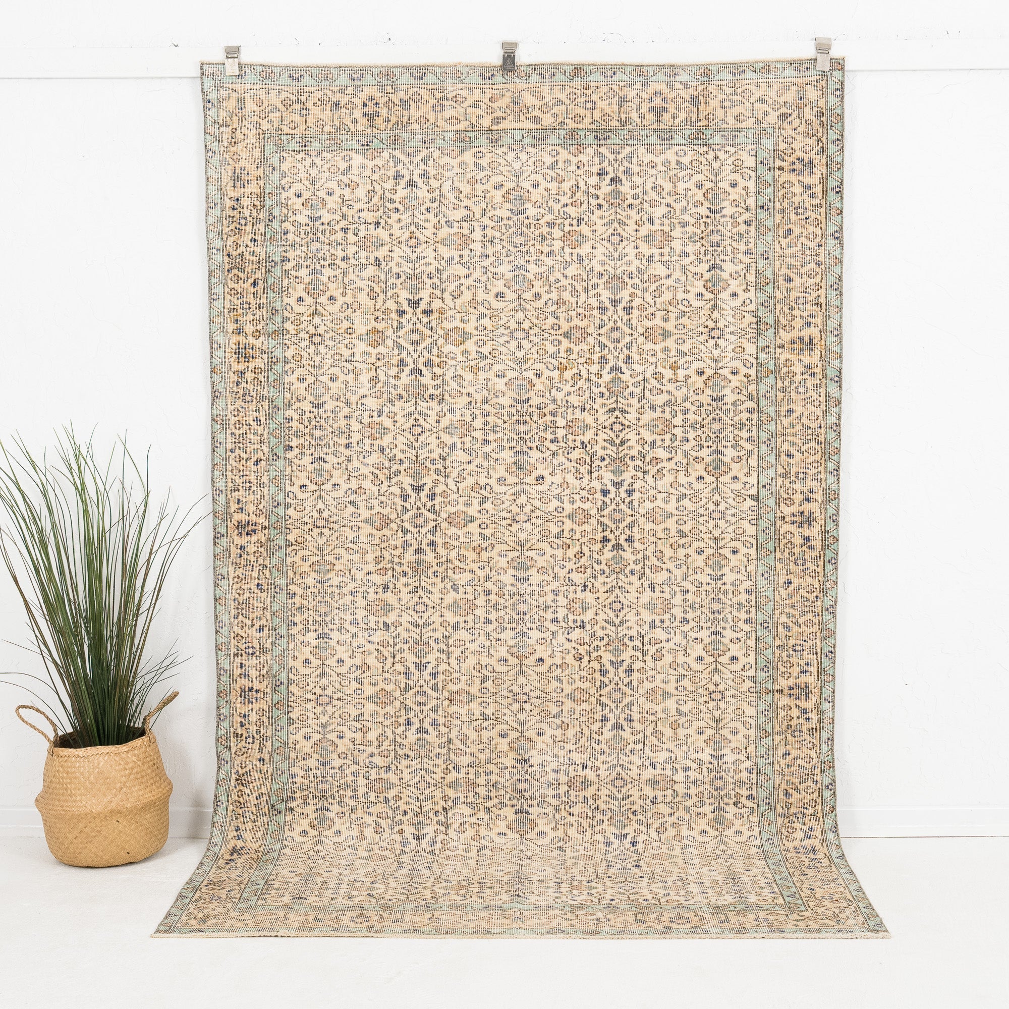 Elanive - Vintage Turkish Area Rug
