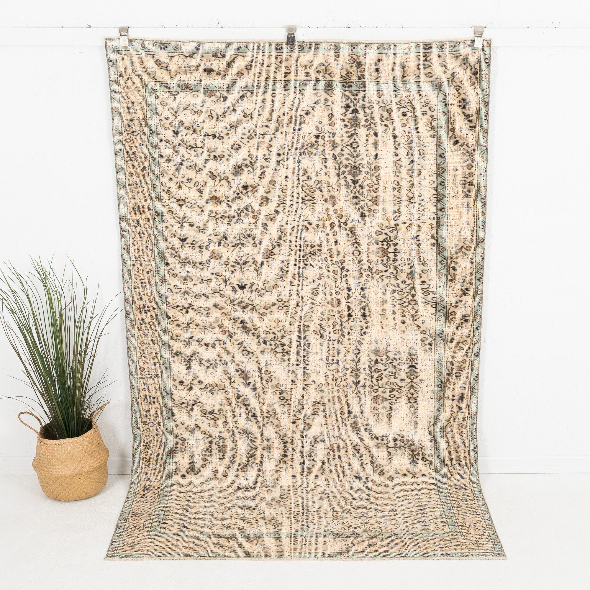 Elanive - Vintage Turkish Area Rug
