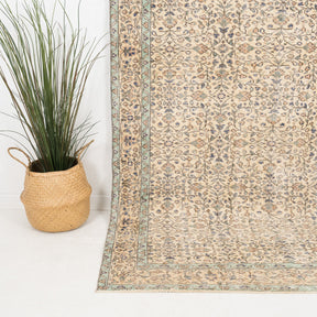 Elanive - Vintage Turkish Area Rug