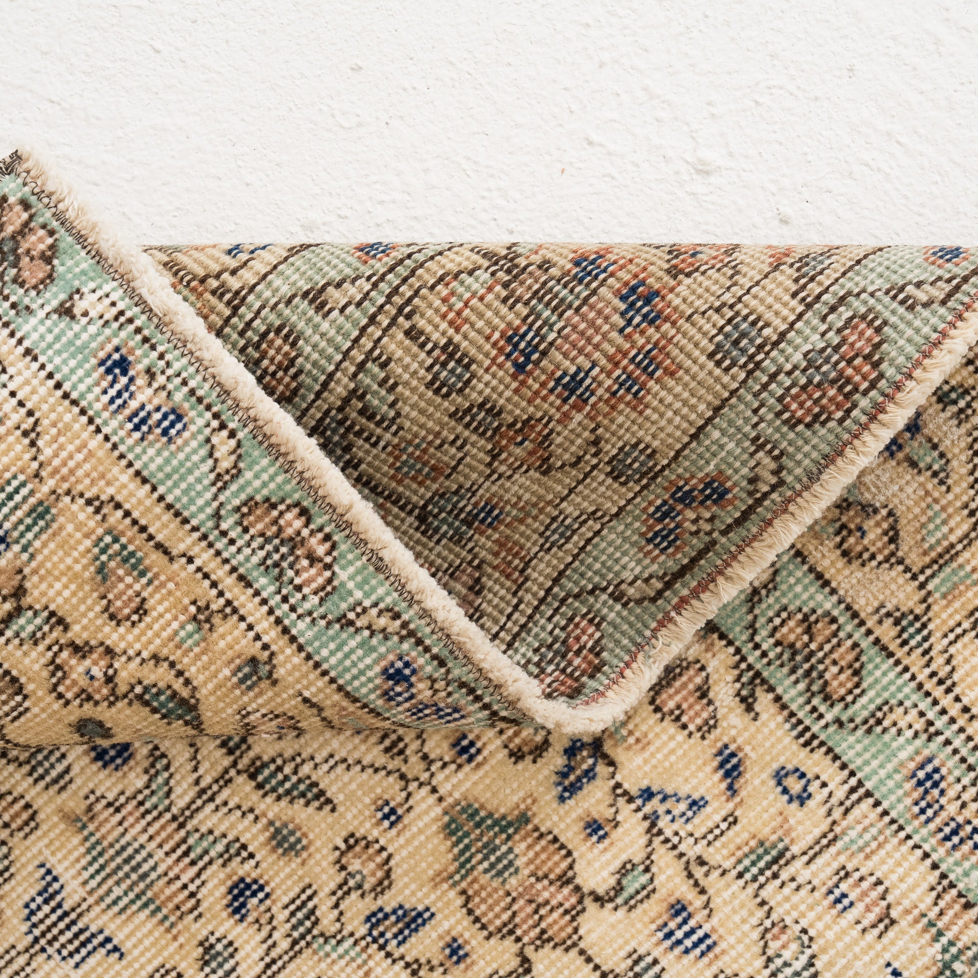 Elanive - Vintage Turkish Area Rug