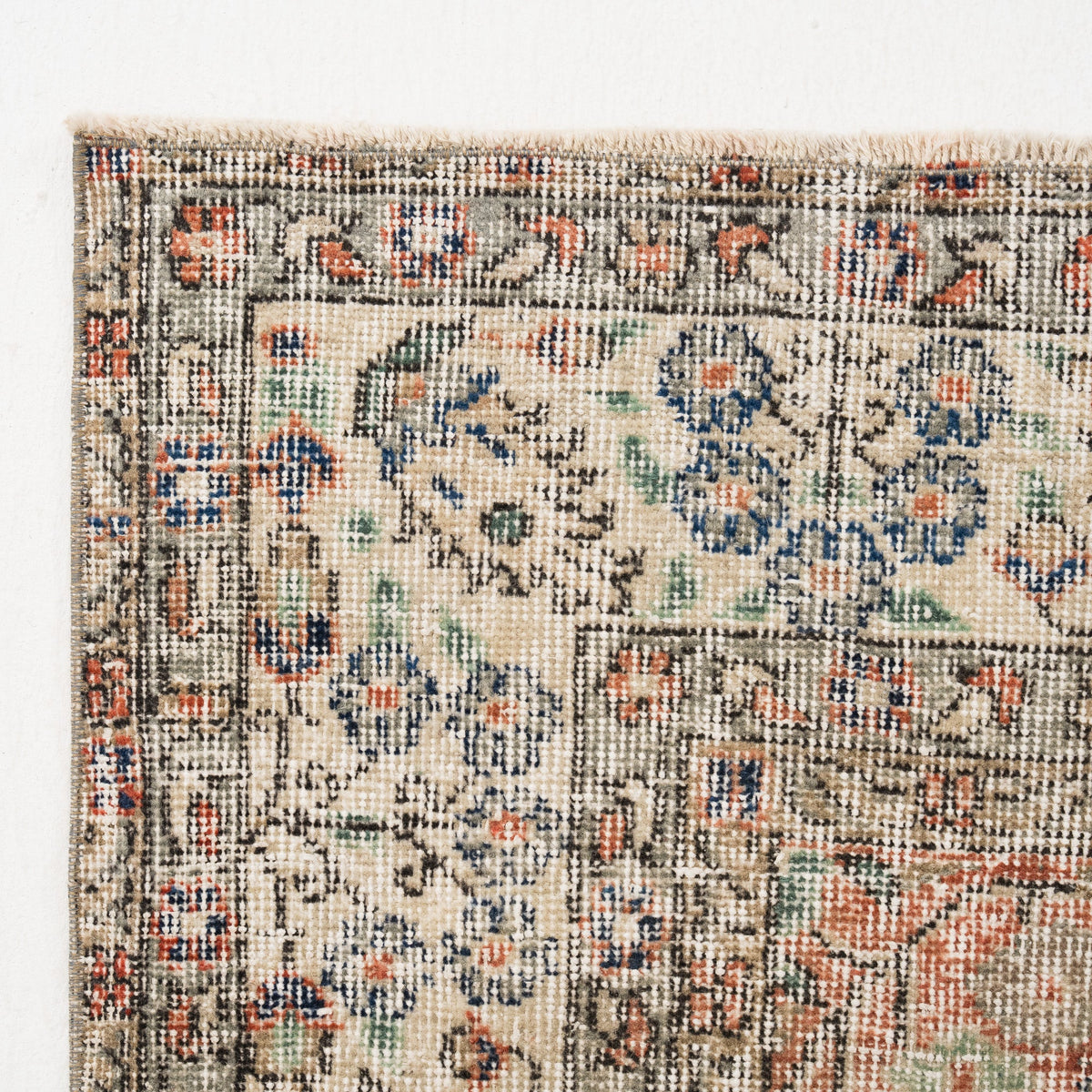 Soralia - Vintage Turkish Area Rug