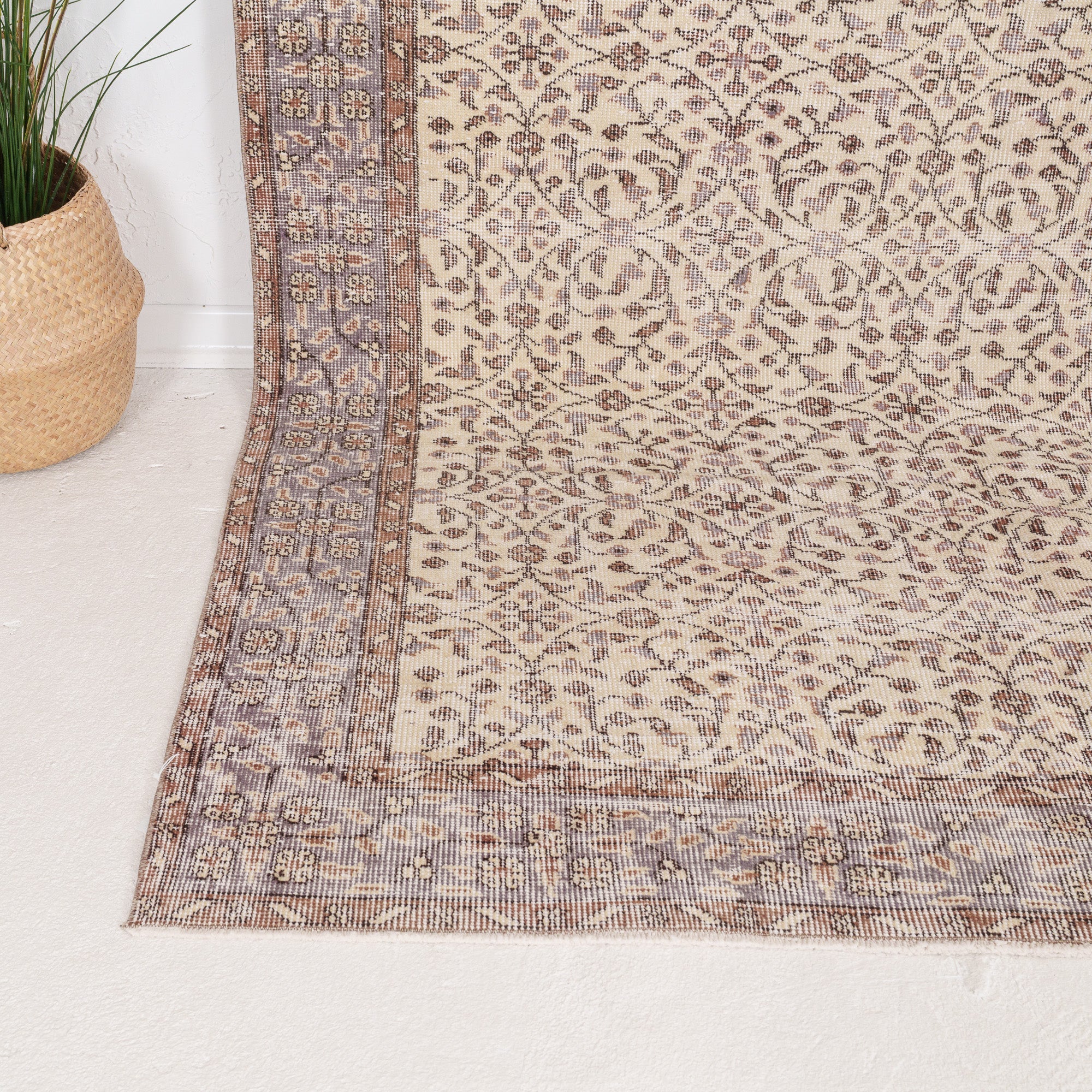 Delinaria - Vintage Turkish Area Rug