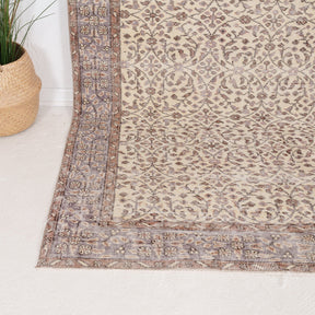 Delinaria - Vintage Turkish Area Rug