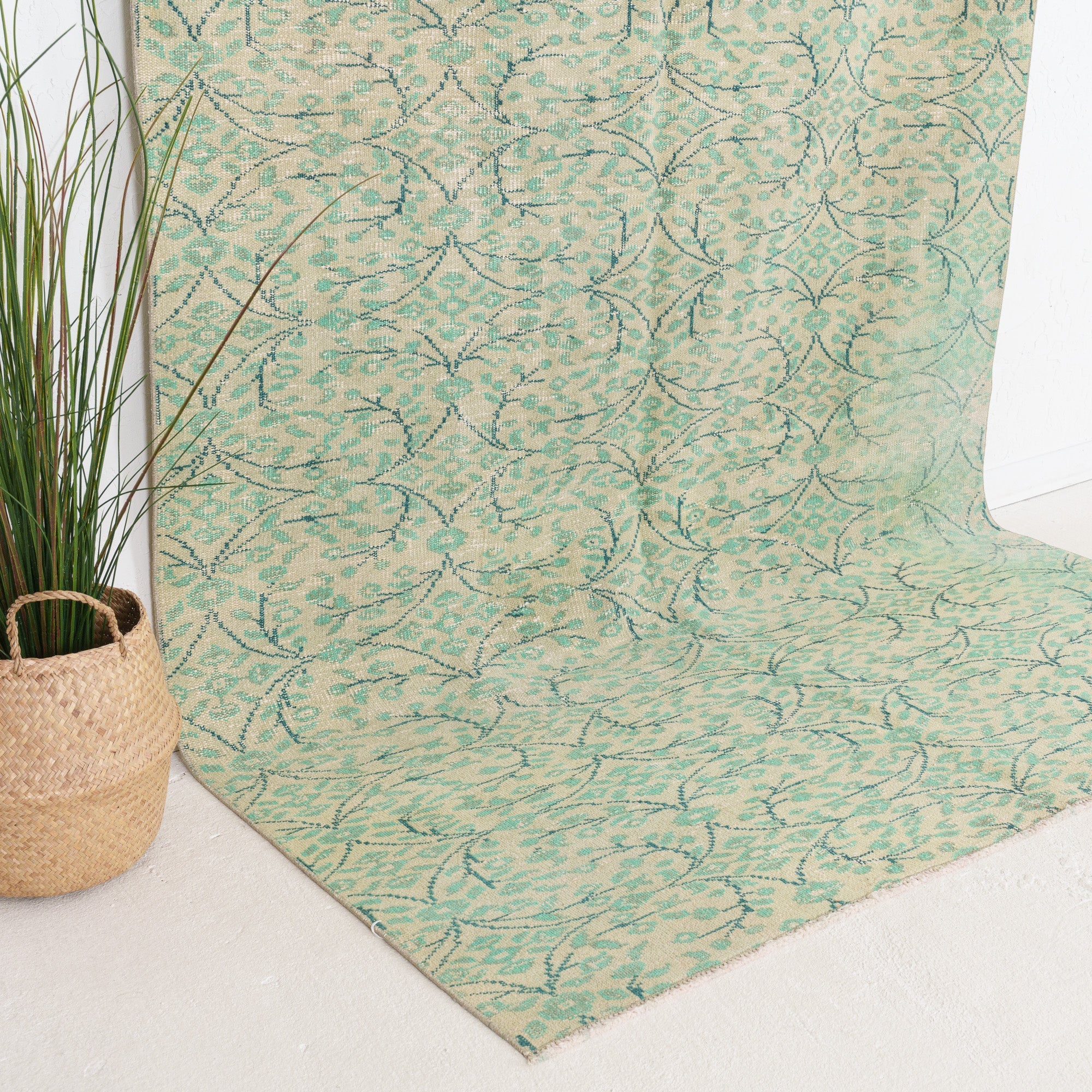 Delinis - Vintage Turkish Area Rug