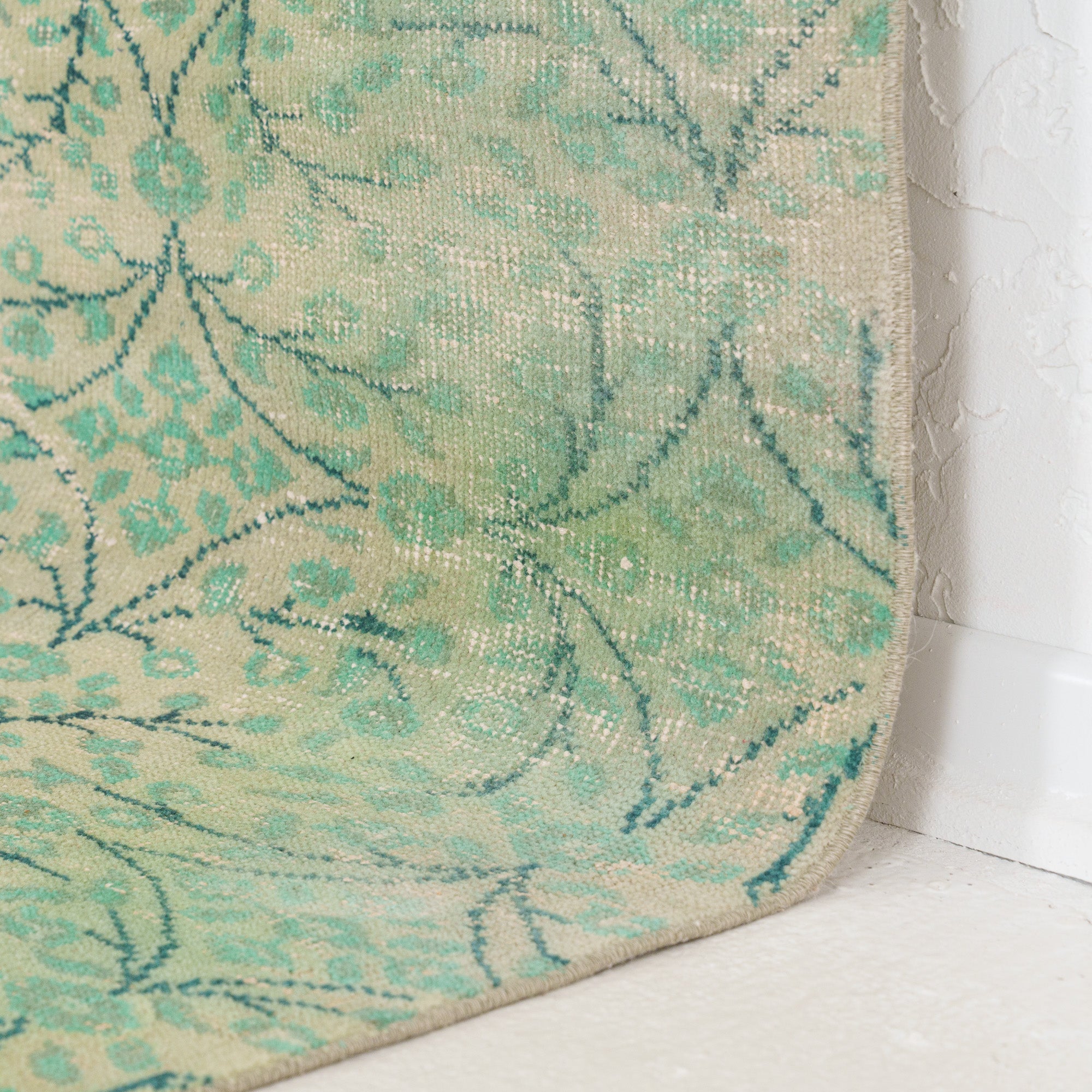 Delinis - Vintage Turkish Area Rug