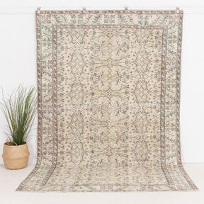 Amdiraria - Vintage Turkish Area Rug
