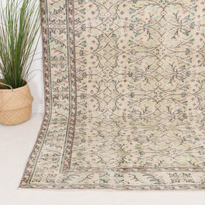 Amdiraria - Vintage Turkish Area Rug