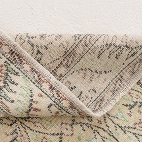 Amdiraria - Vintage Turkish Area Rug